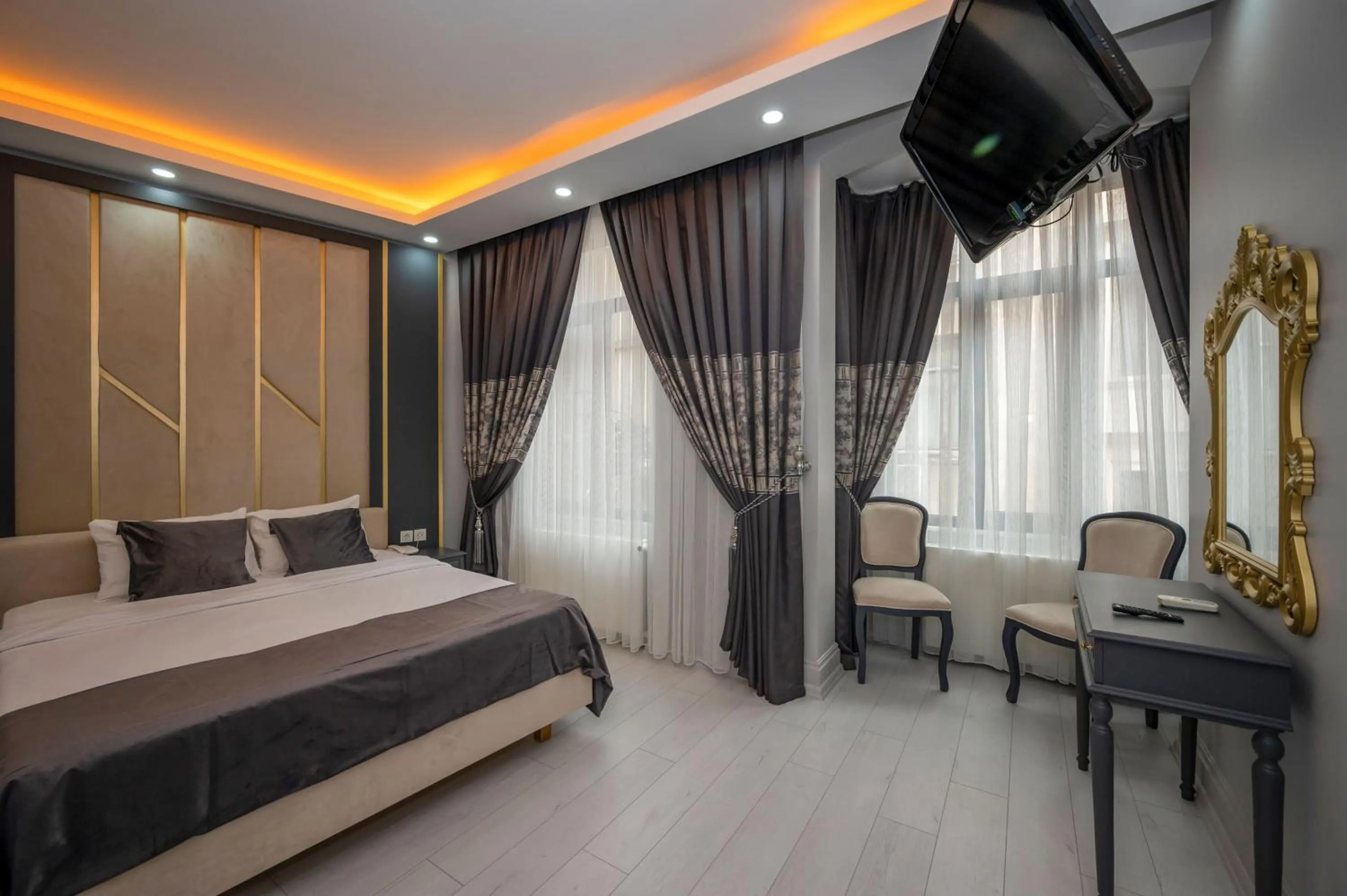 Seating area, Bed in Hotel Next2