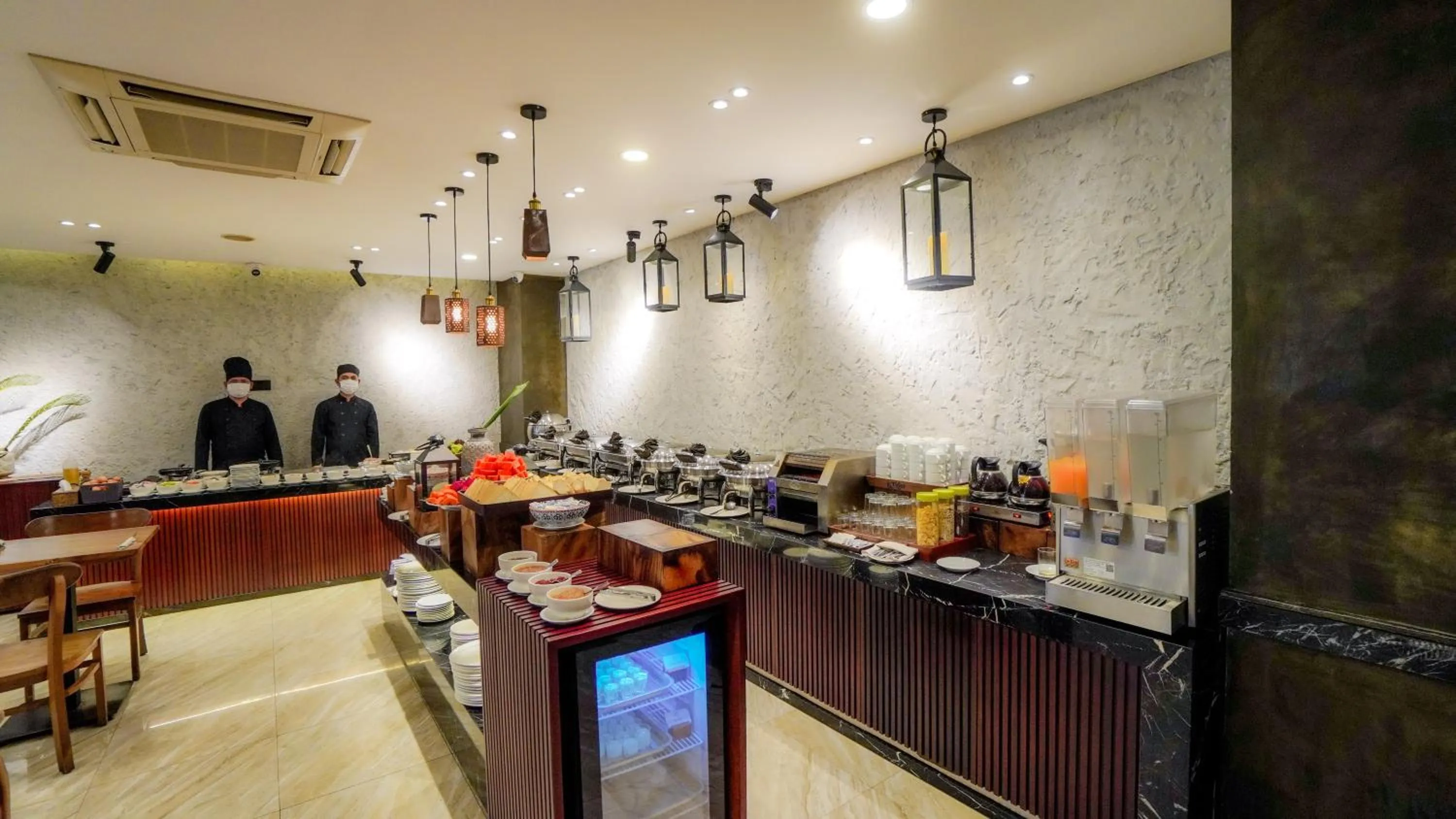 Restaurant/places to eat in SIM Boutique Hotel