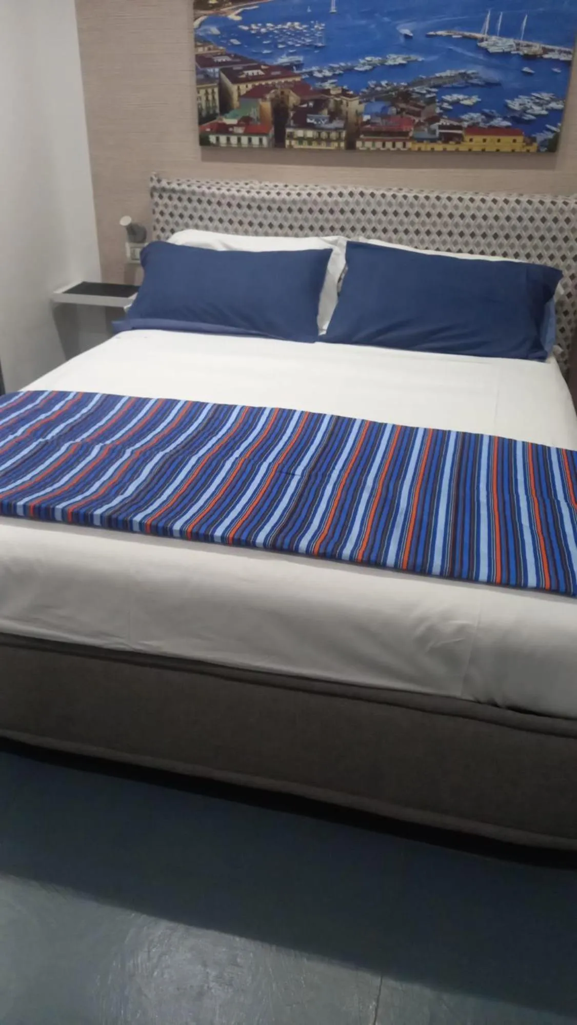 Bed in Mascalzone latino luxury rooms