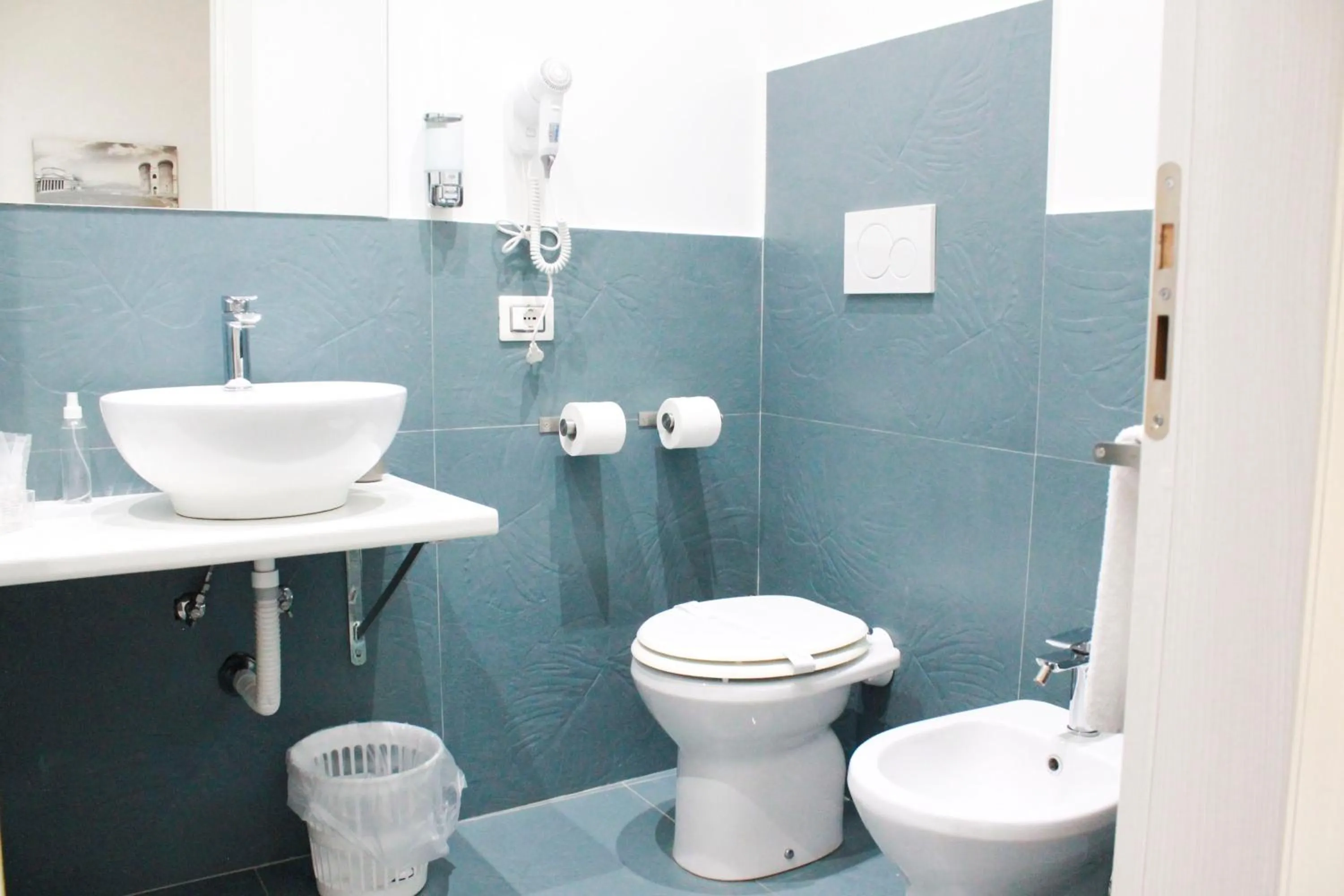 Bathroom in Mascalzone latino luxury rooms