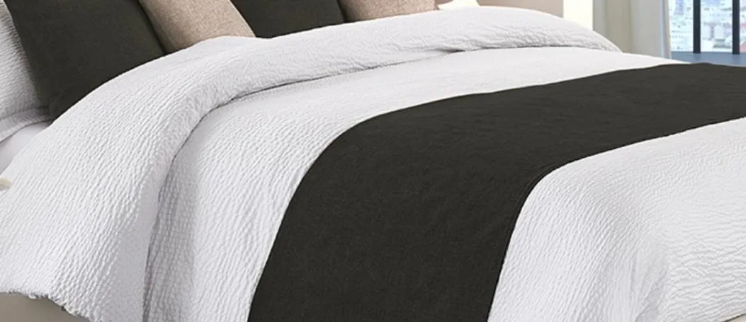 Bed in Mascalzone latino luxury rooms