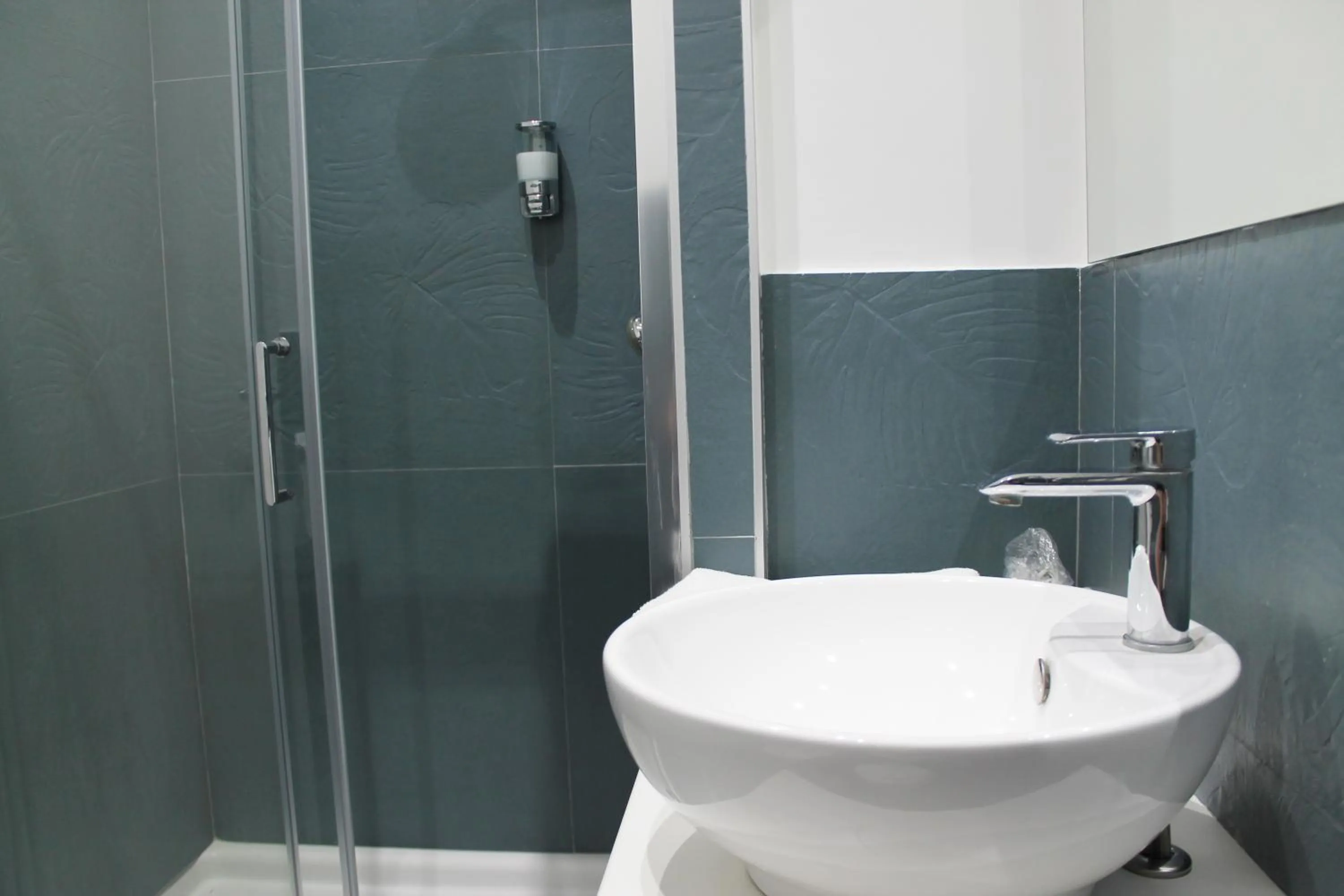 Bathroom in Mascalzone latino luxury rooms