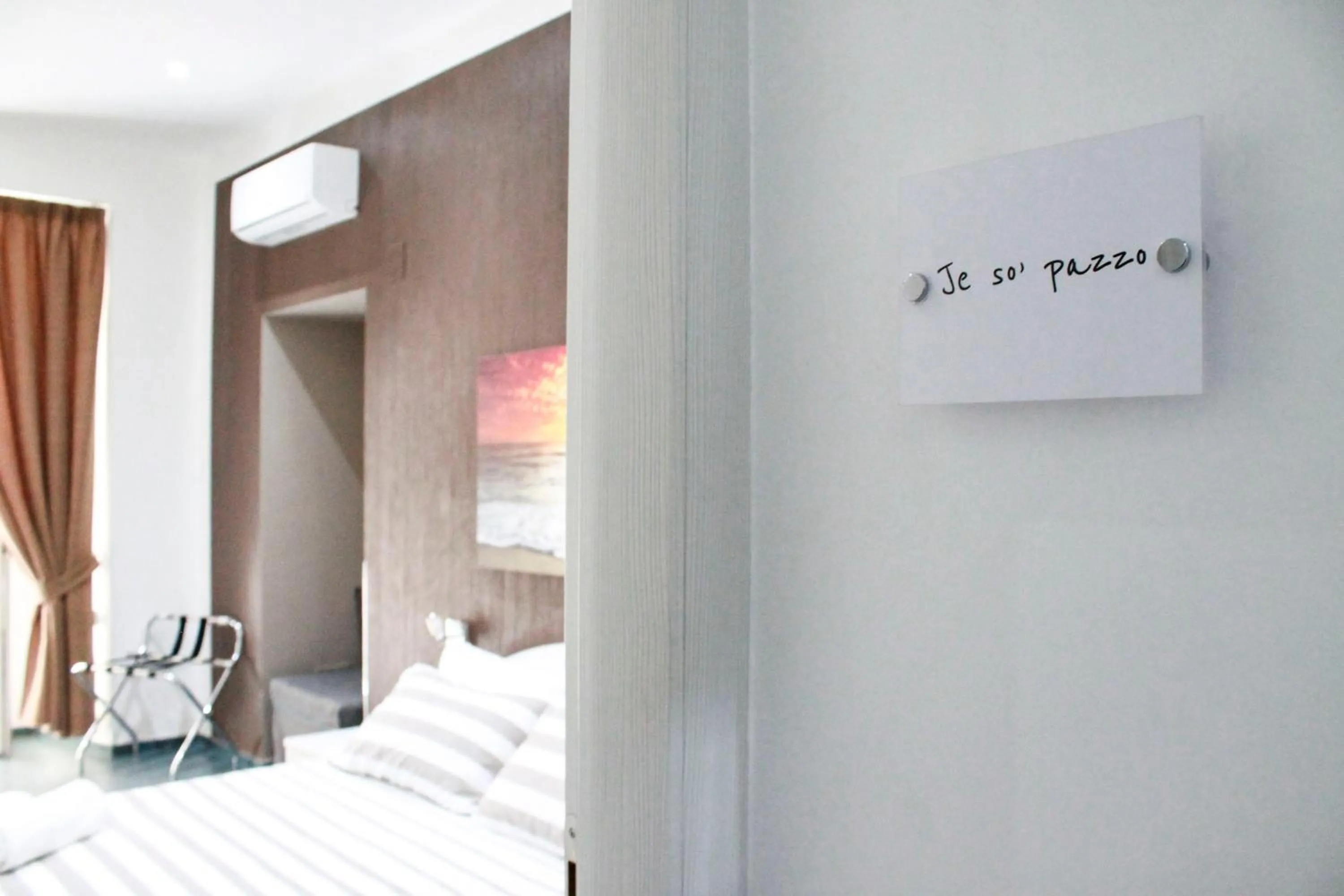 Logo/Certificate/Sign, Bed in Mascalzone latino luxury rooms