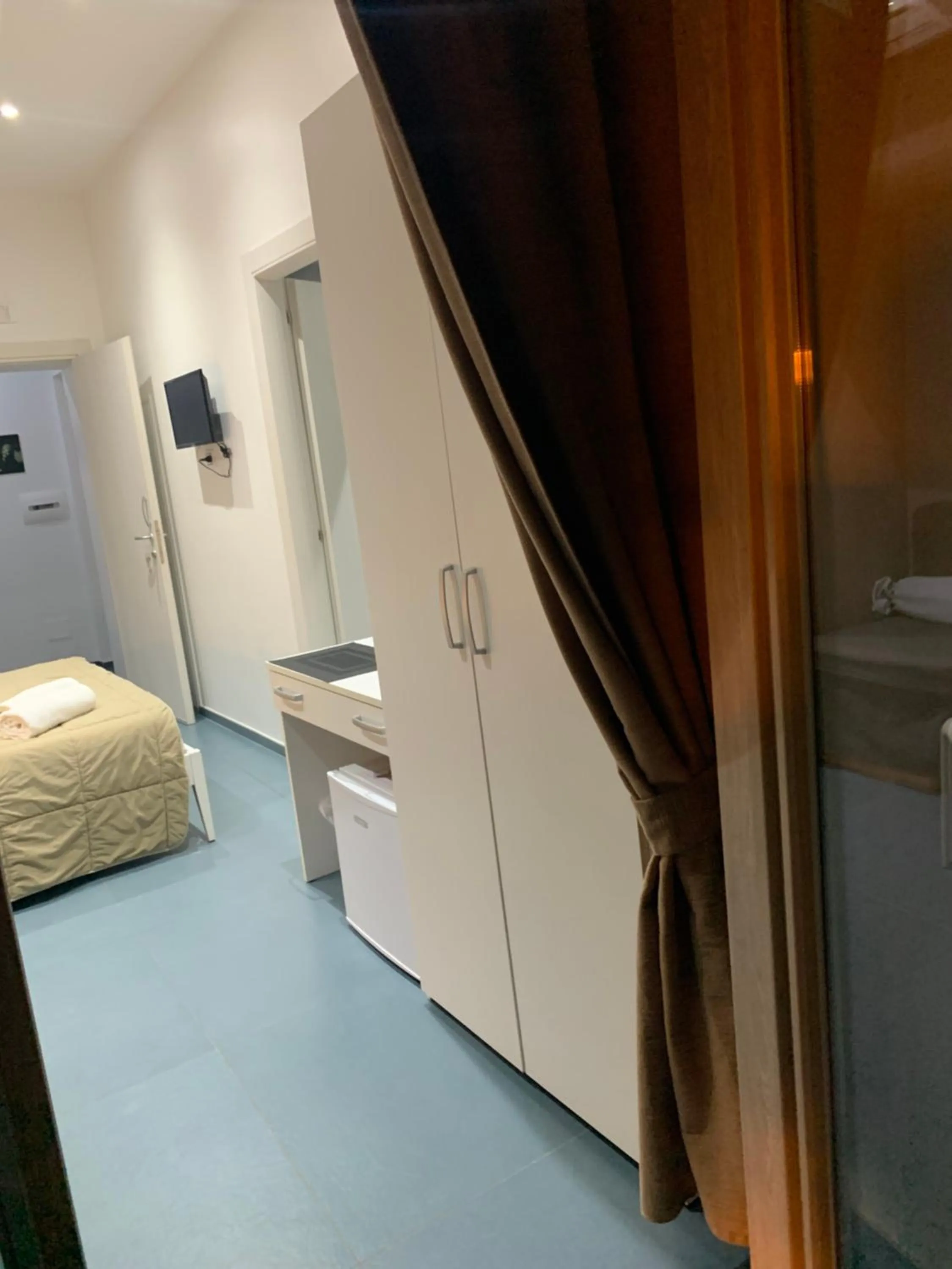 Photo of the whole room, Bed in Mascalzone latino luxury rooms