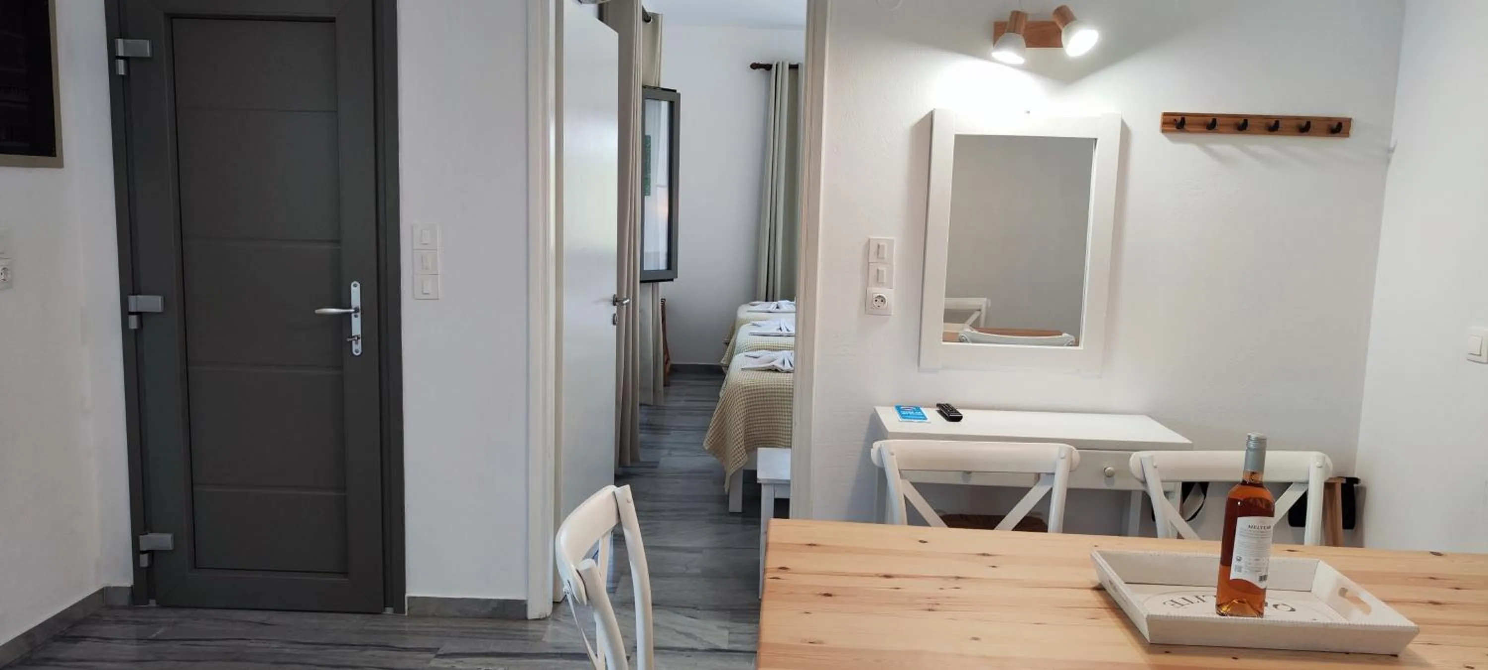 Dining area in Ragousis Apartments