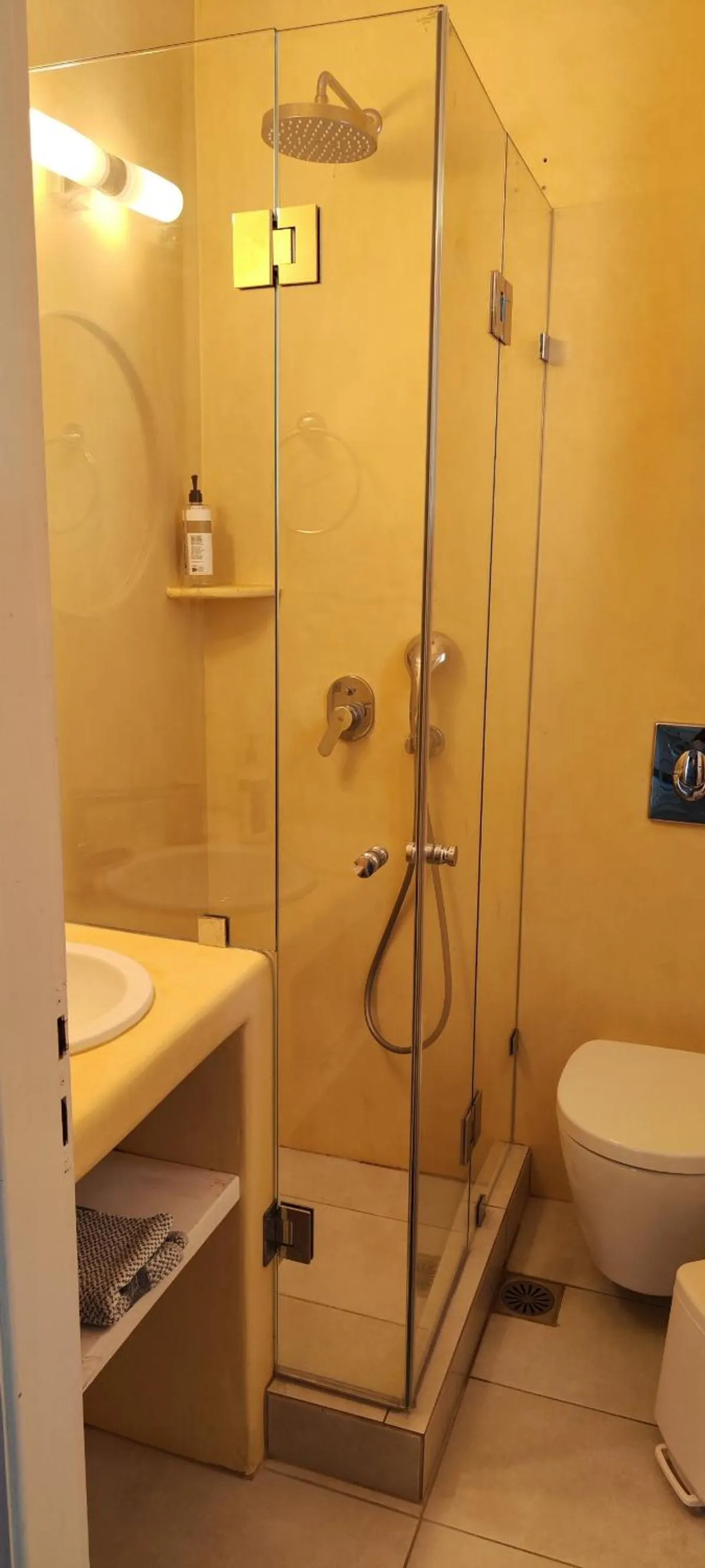 Shower in Ragousis Apartments