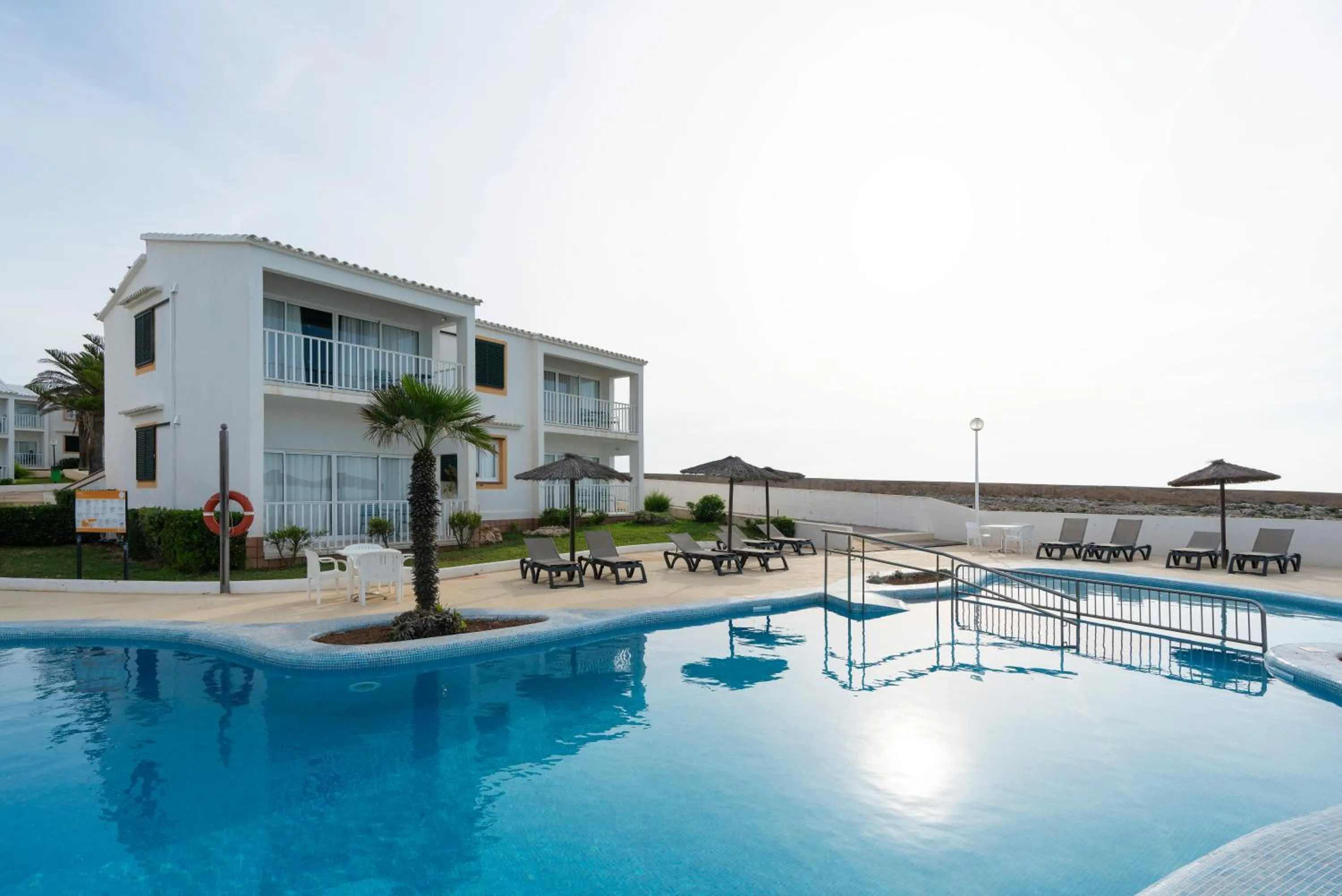 Solarium in AluaSun Far Menorca