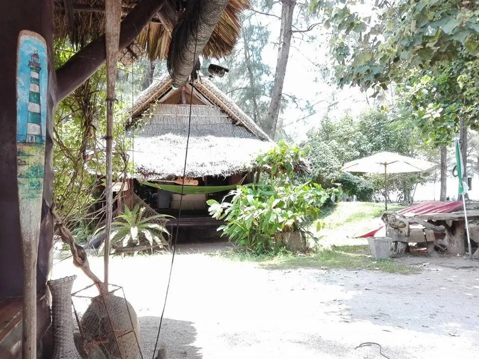 Property building in Fisherman's Hut , ขนำชาวเลโฮมสเตย์
