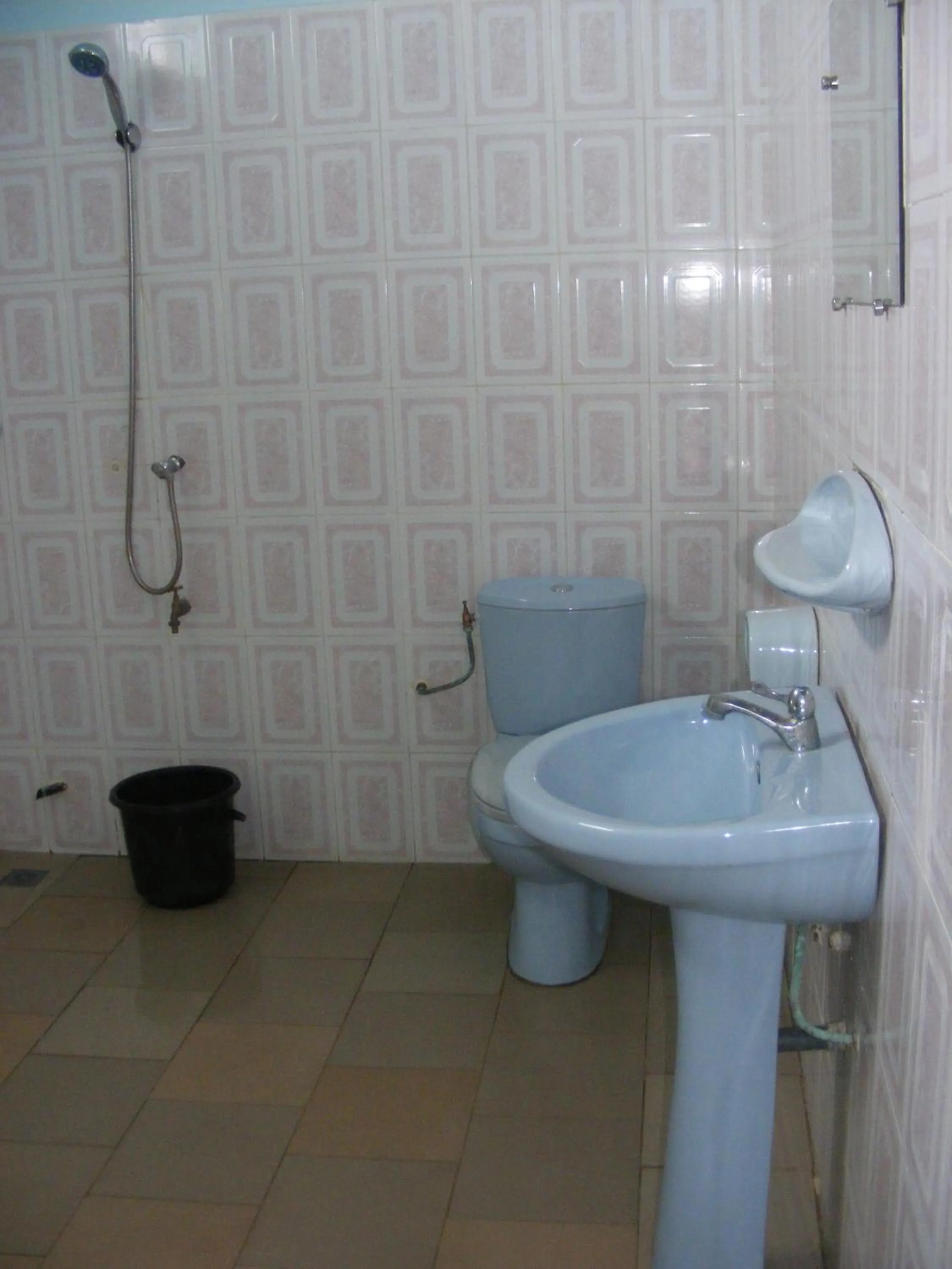 Toilet in Hotel Safari COTONOU