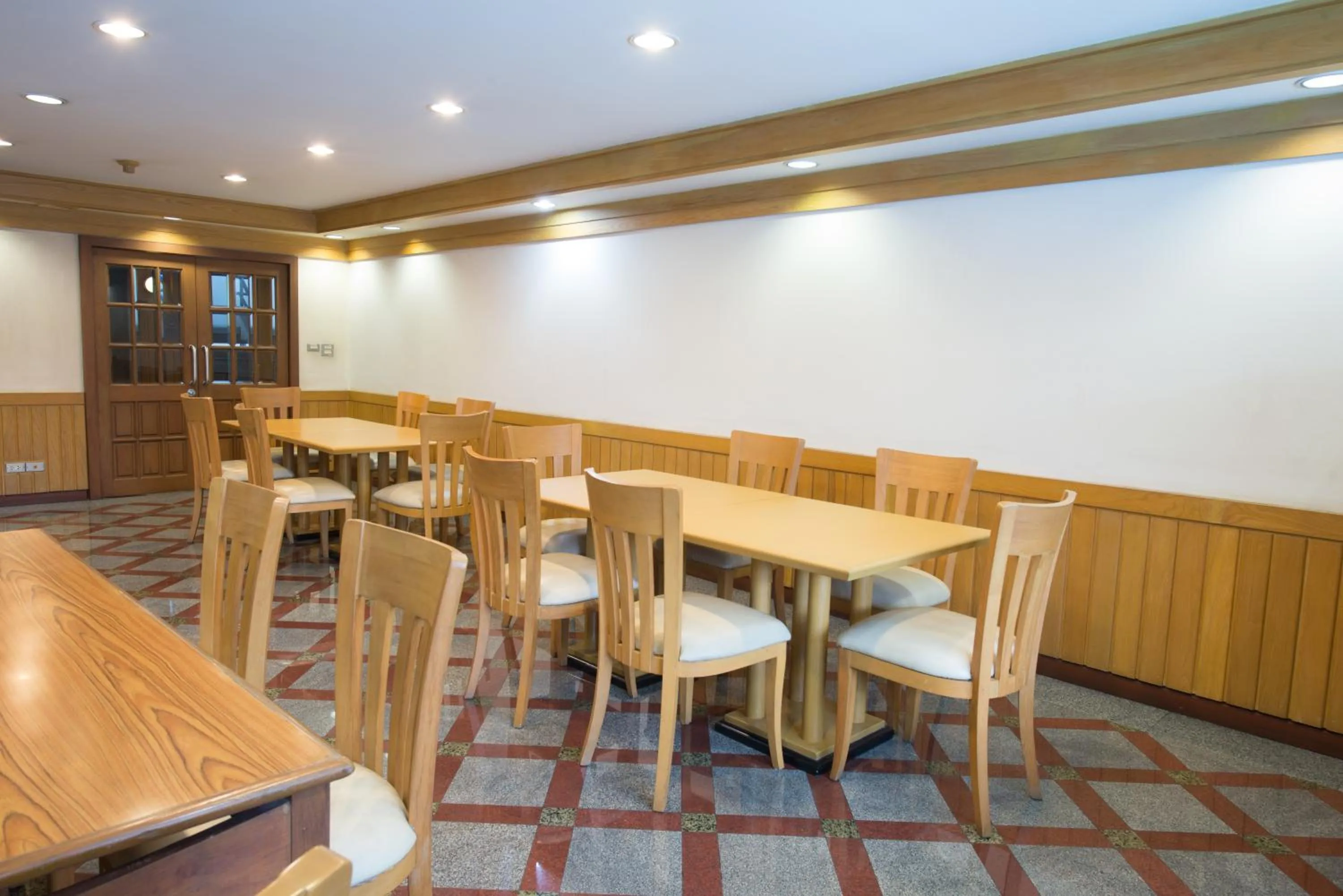 Area and facilities in Baan Pratoom