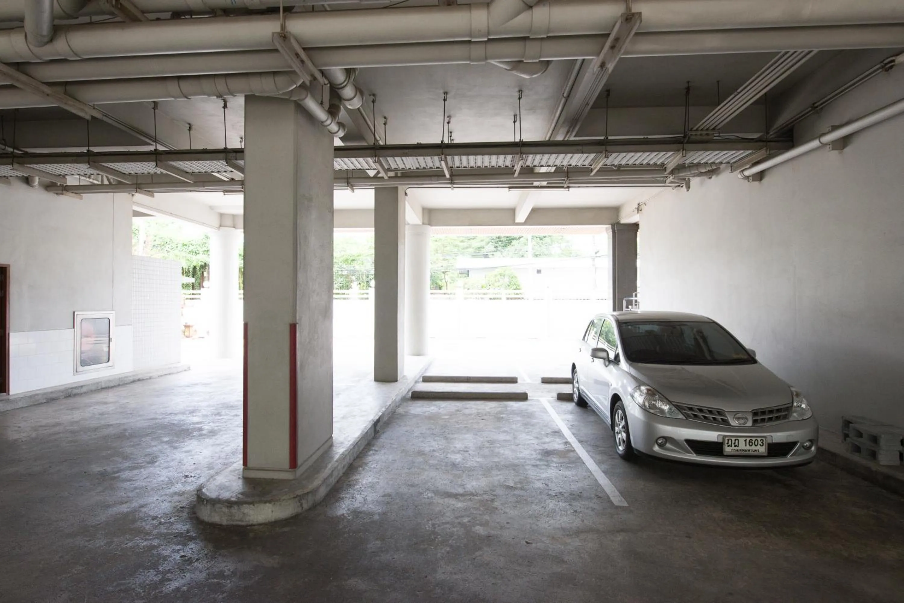 Area and facilities in Baan Pratoom