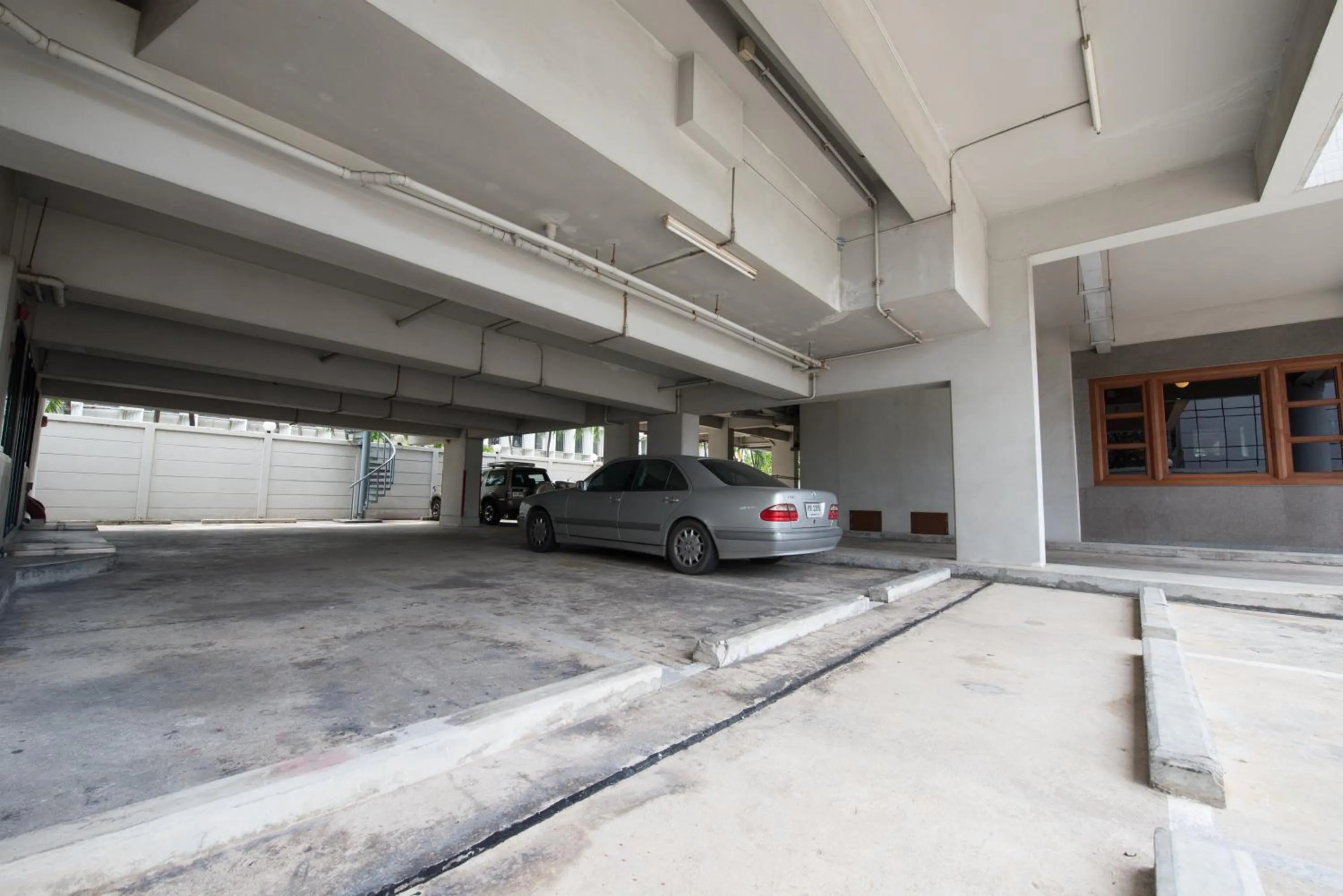 Area and facilities in Baan Pratoom