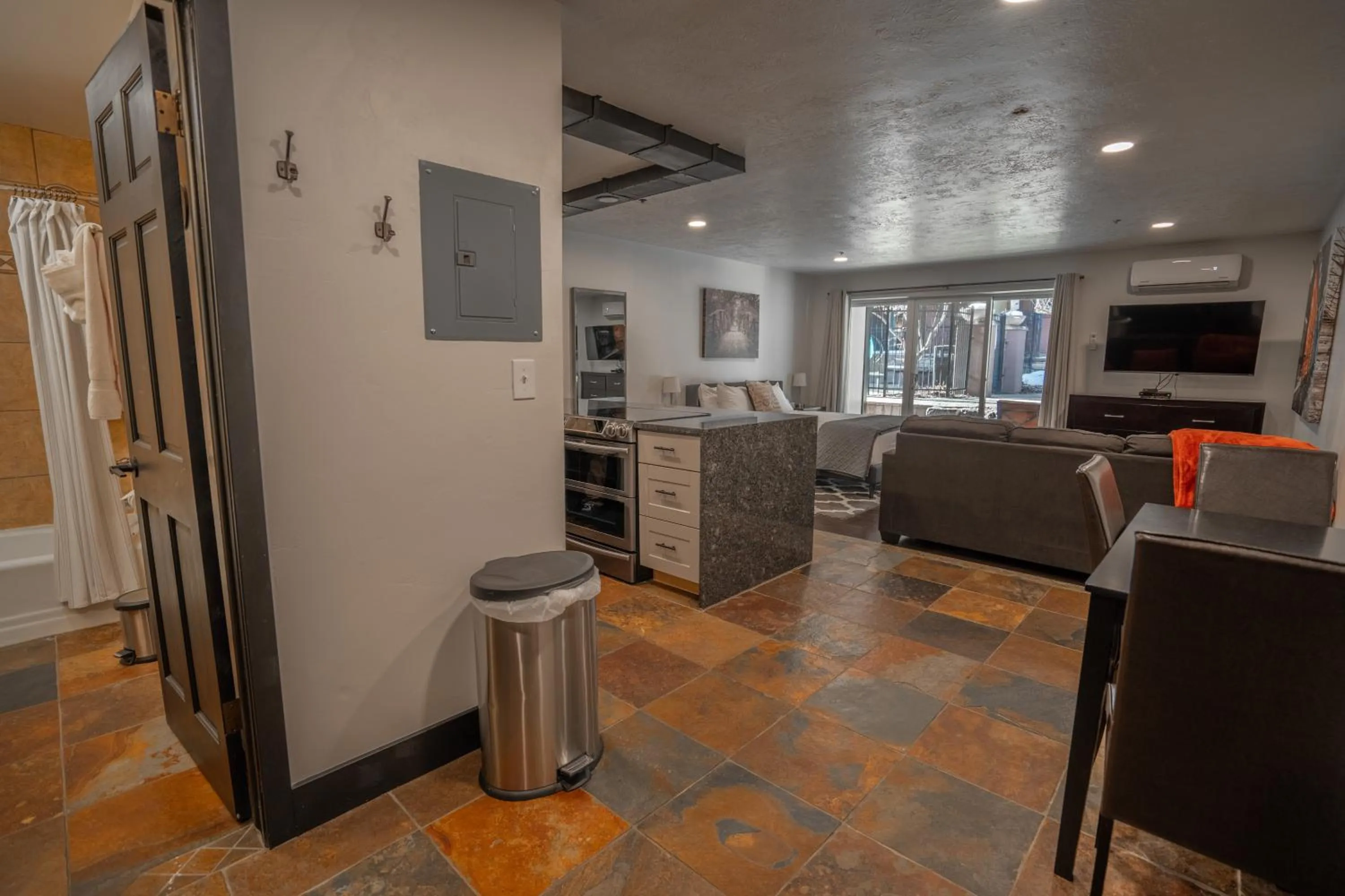 Treasure Mountain Inn