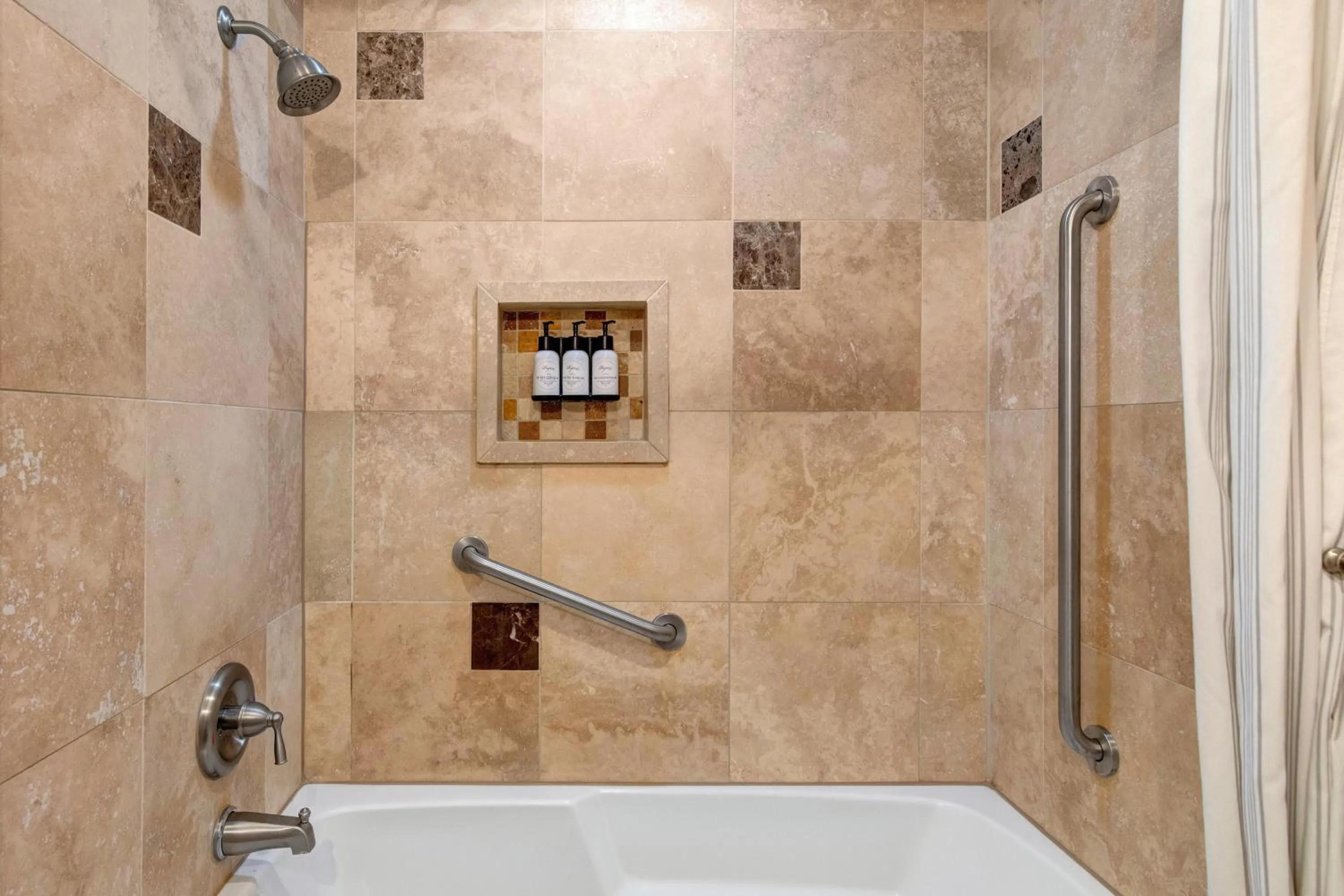 Treasure Mountain Inn