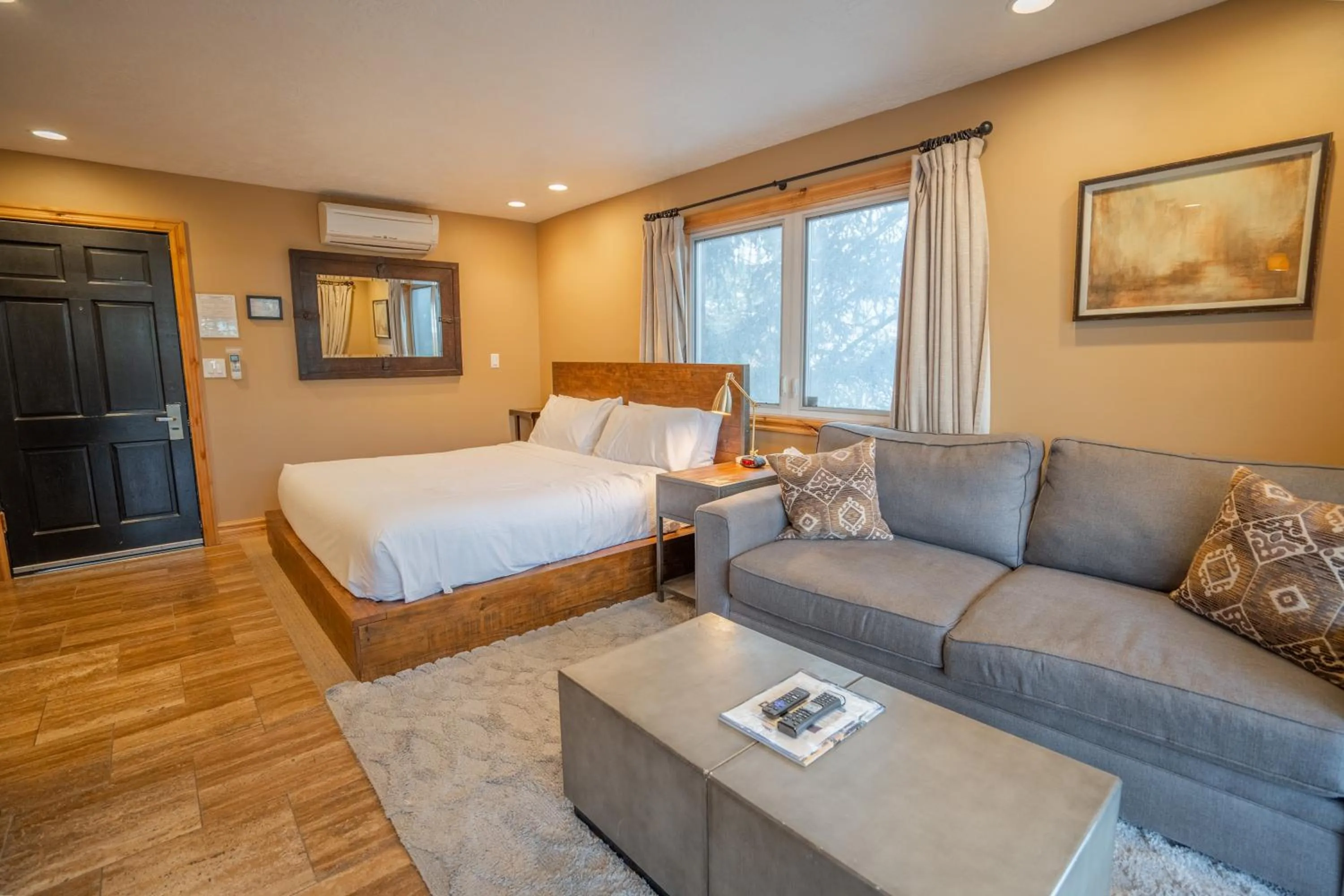 Bed in Treasure Mountain Inn