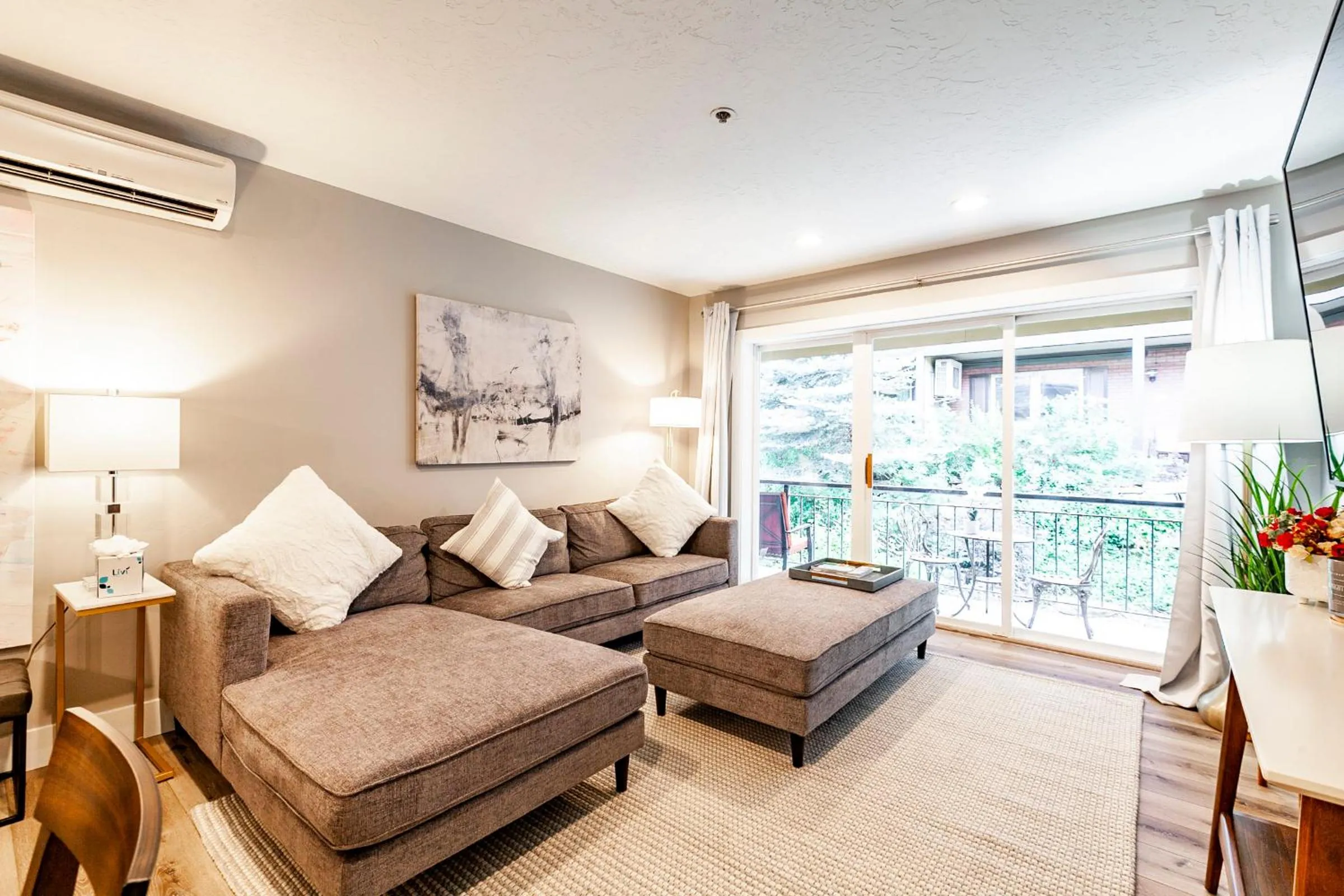 Bed in Treasure Mountain Inn