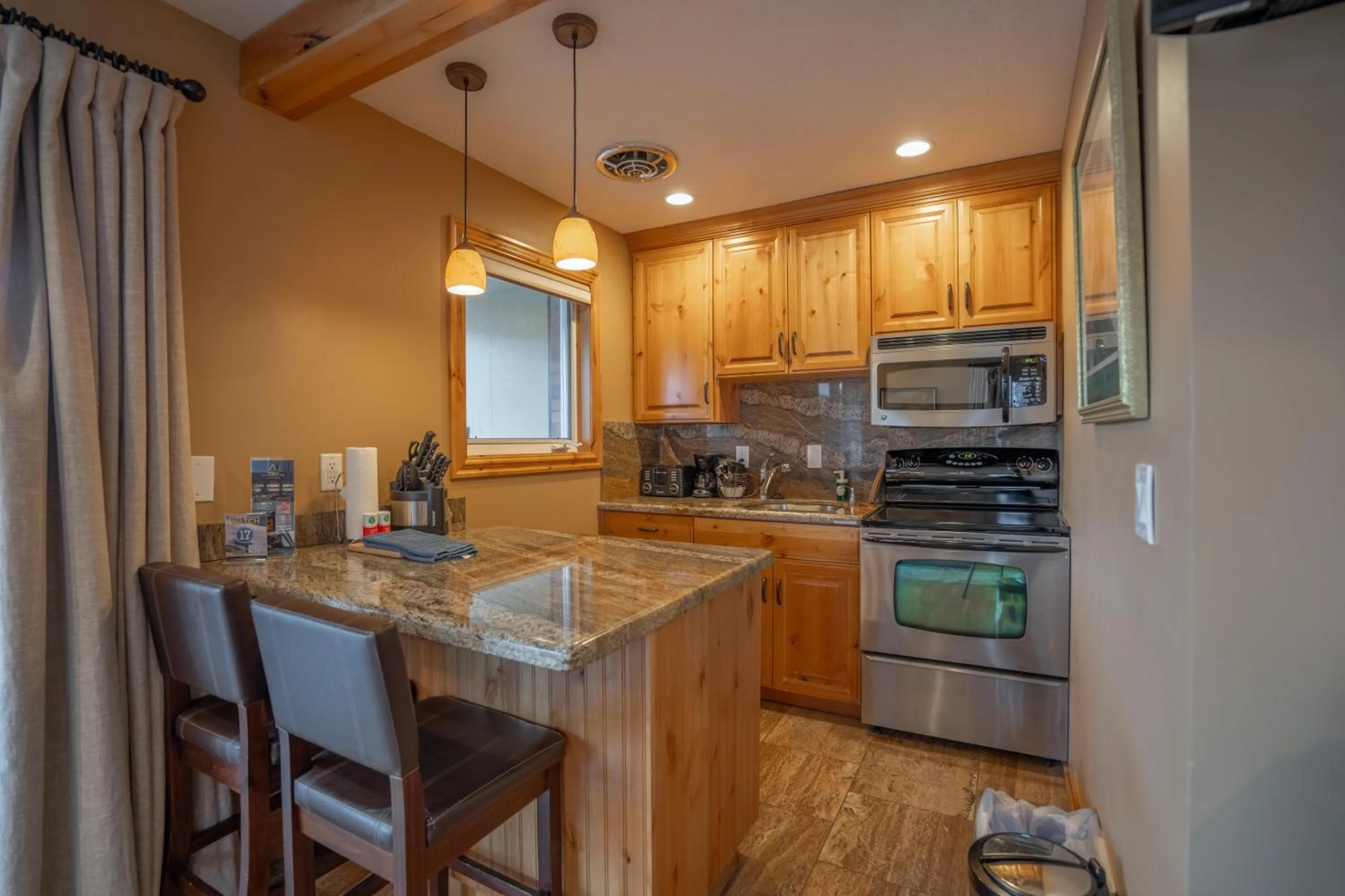 Treasure Mountain Inn