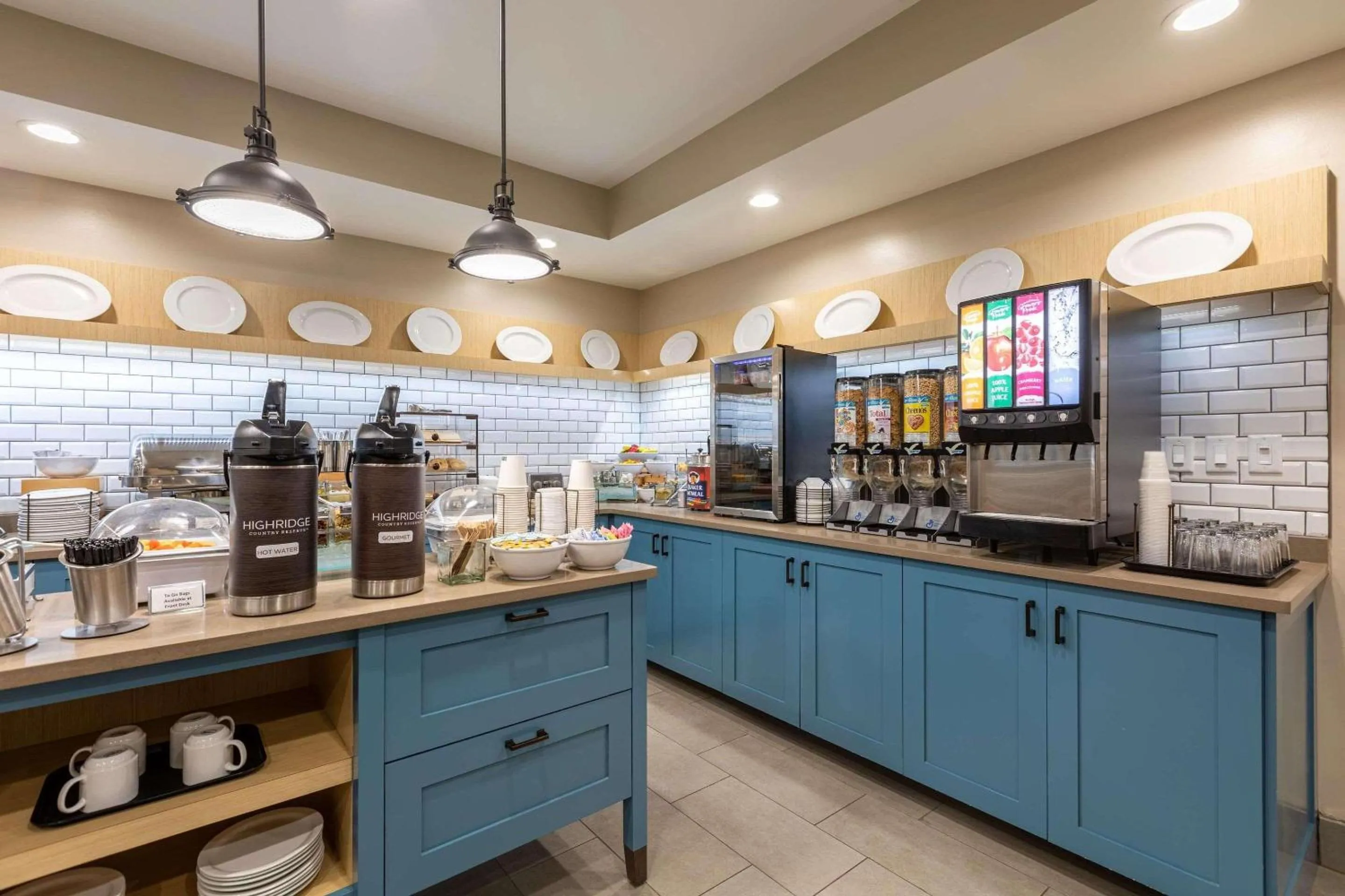 Breakfast in Country Inn & Suites by Radisson, Anderson, SC