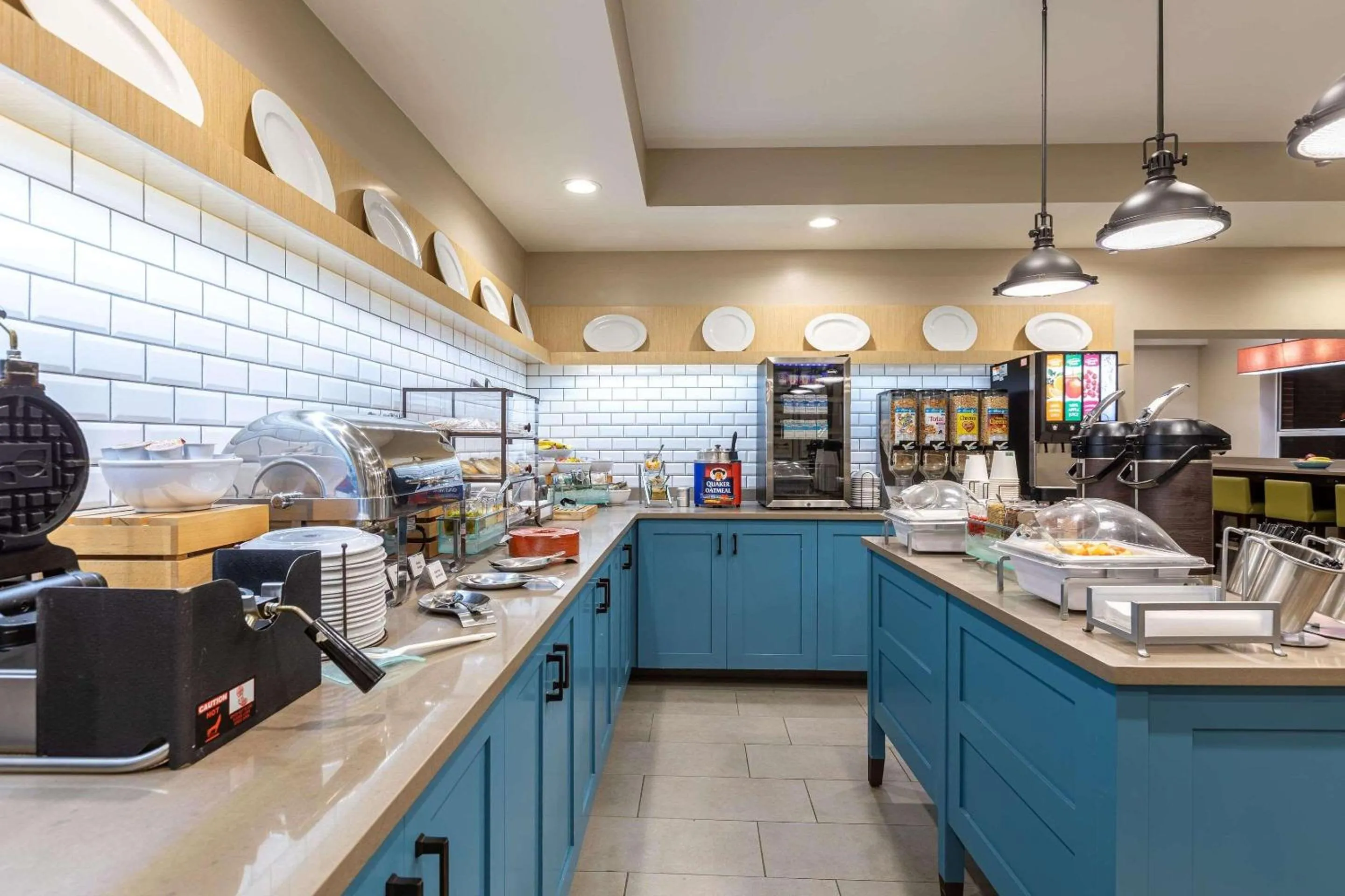 Breakfast in Country Inn & Suites by Radisson, Anderson, SC