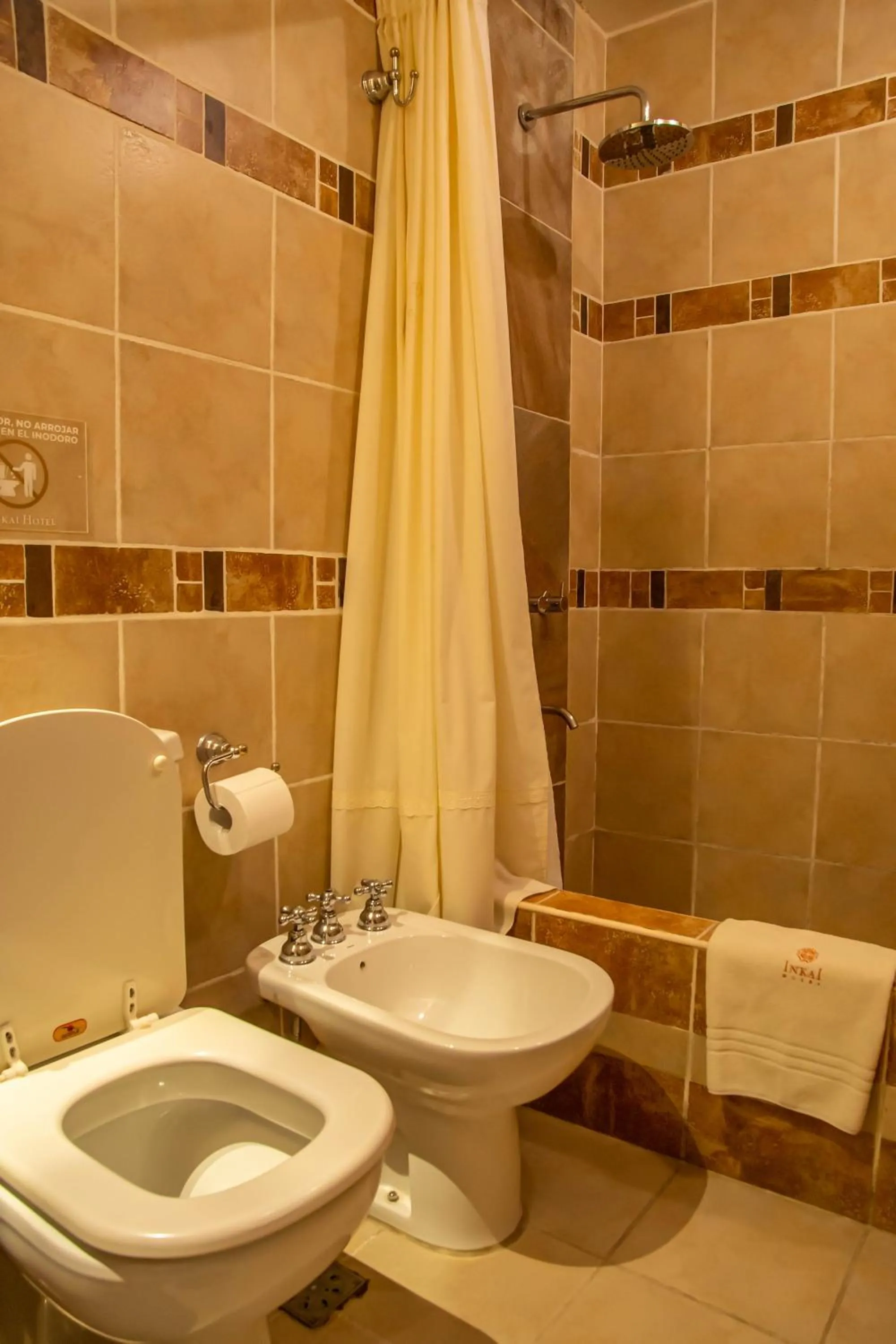 Bathroom in Hotel Inkai