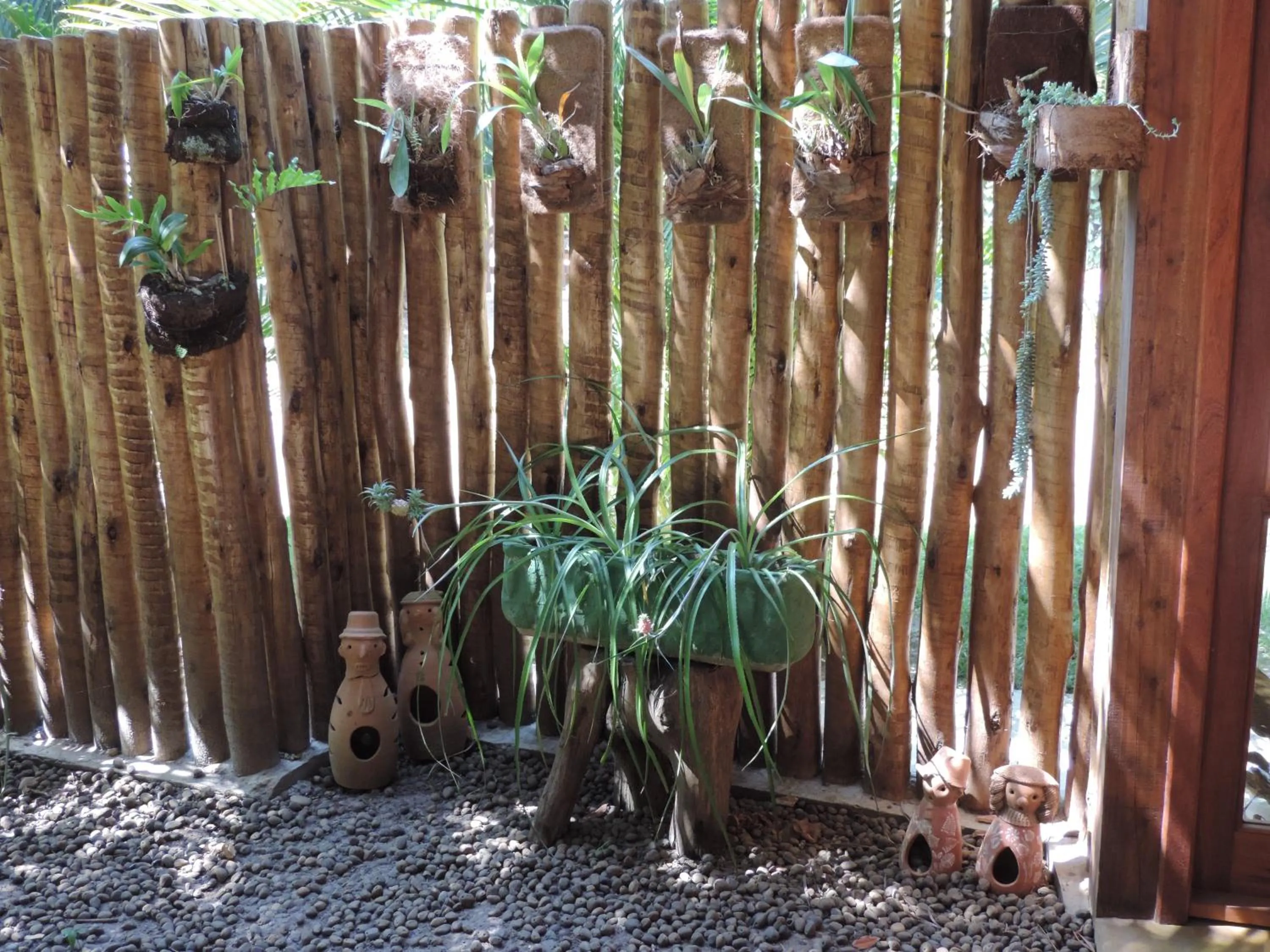 Decorative detail in Vila dos Passaros Flats