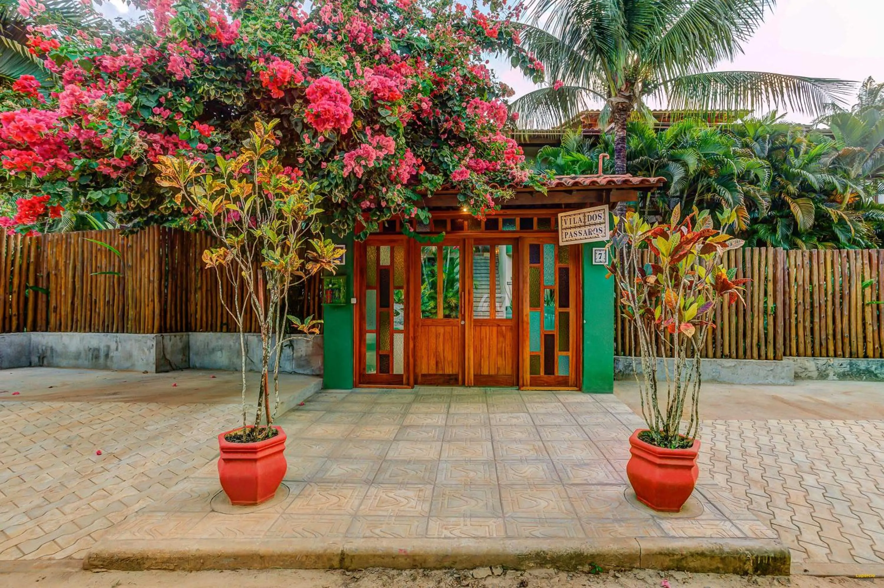 Facade/entrance in Vila dos Passaros Flats