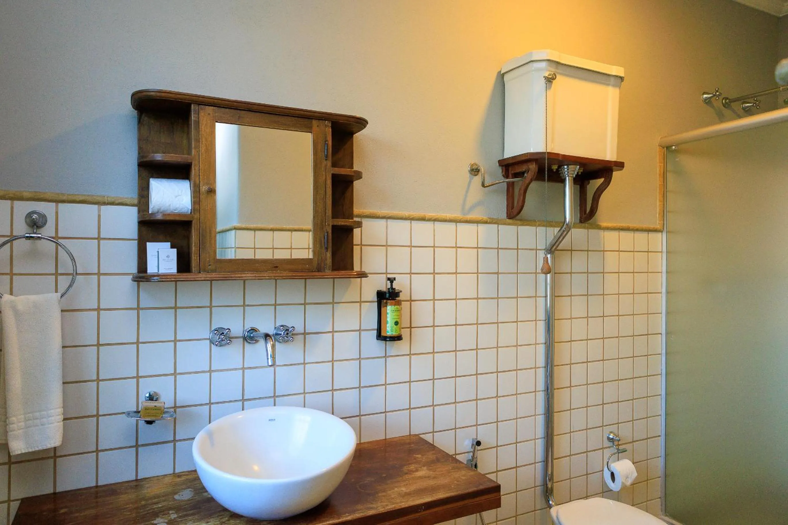 Shower in Vila Angatu Eco Resort & SPA