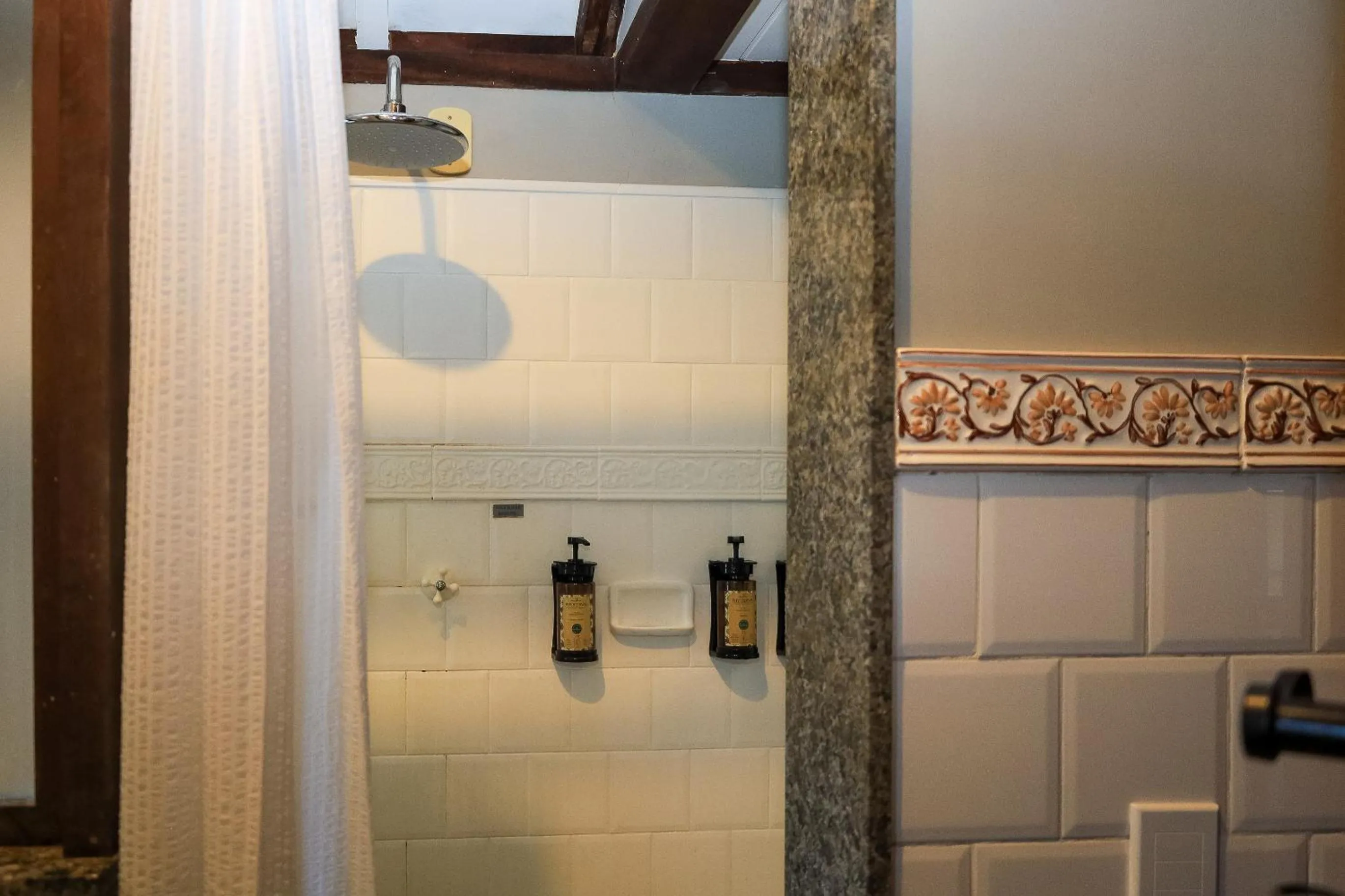 Bathroom in Vila Angatu Eco Resort & SPA