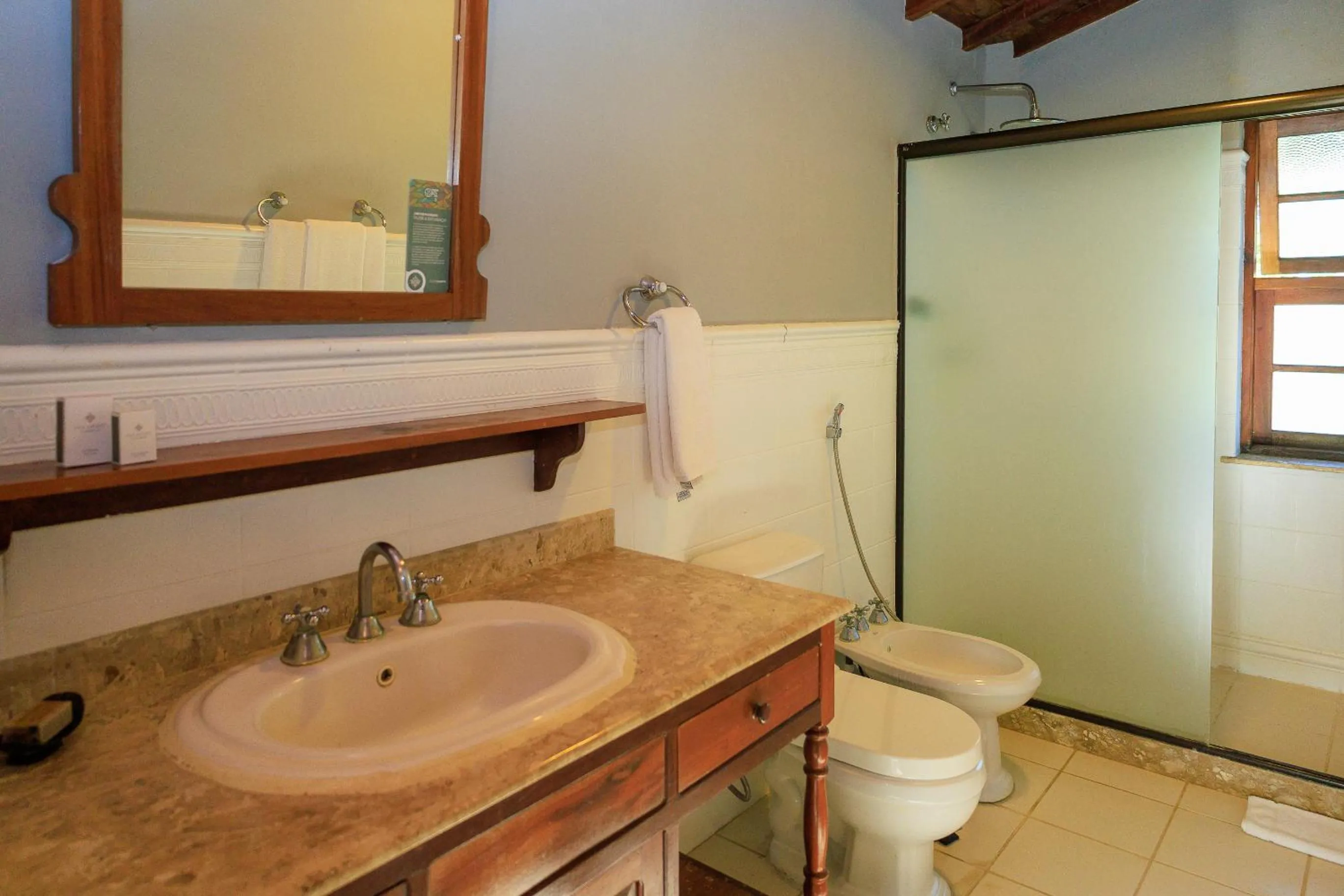 Bathroom in Vila Angatu Eco Resort & SPA