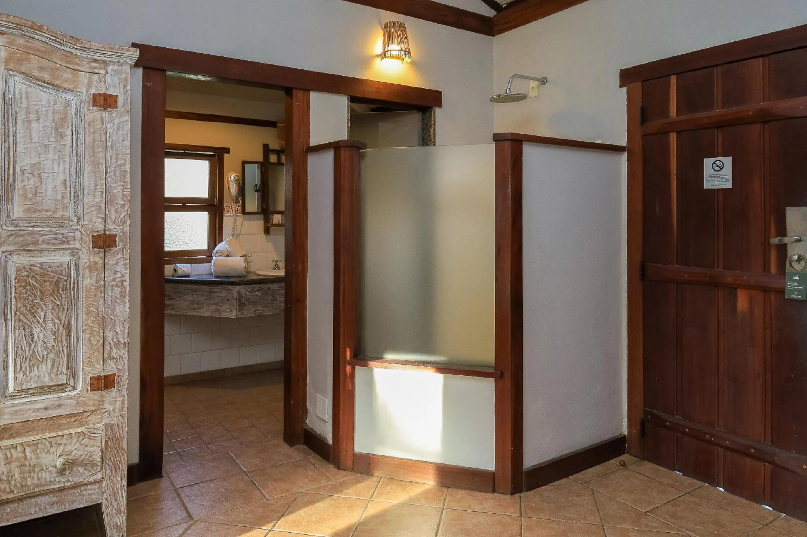 Bathroom in Vila Angatu Eco Resort & SPA