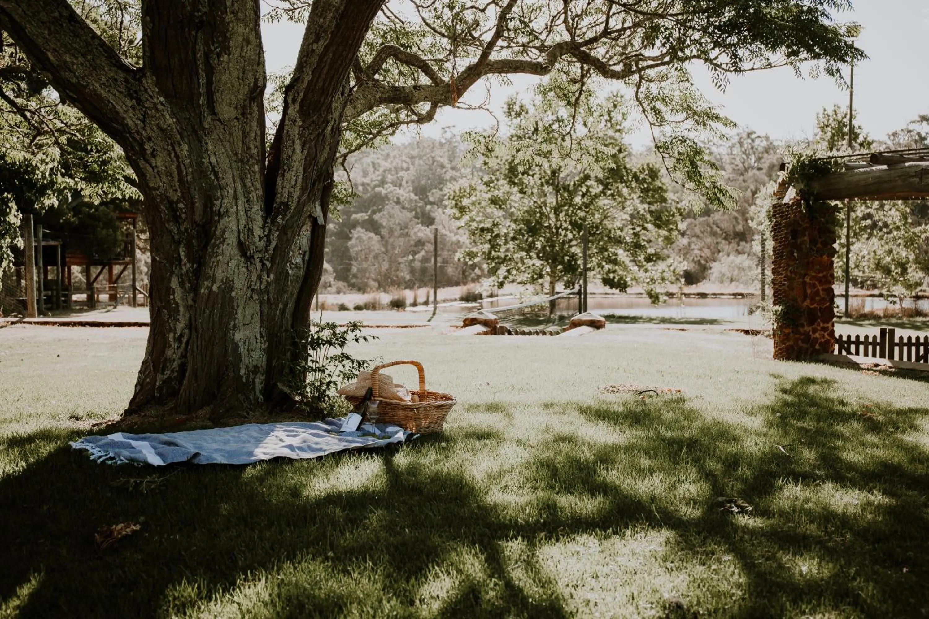 Tennis court in Clover Cottage Country Retreat