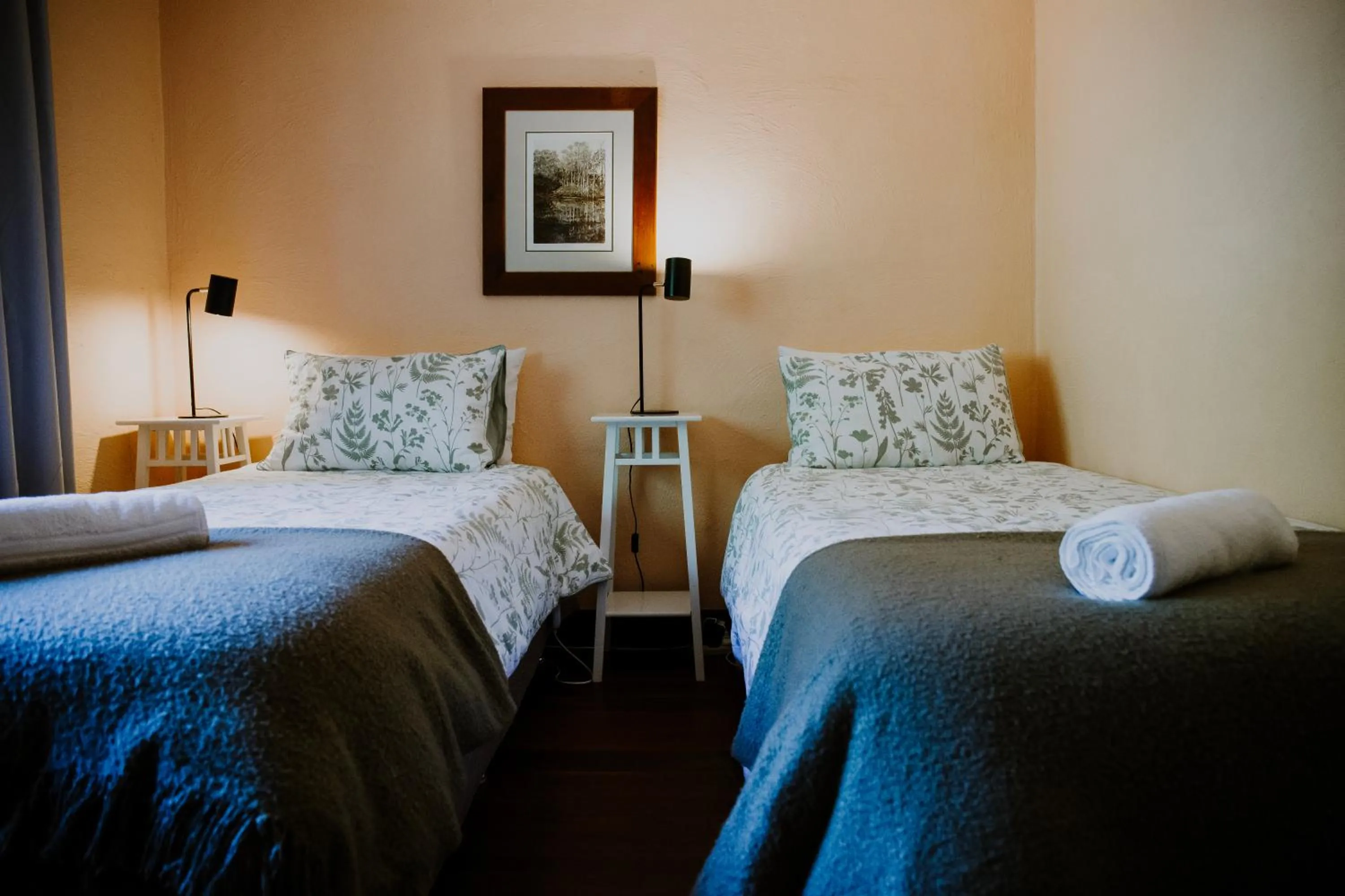 Bedroom, Bed in Clover Cottage Country Retreat