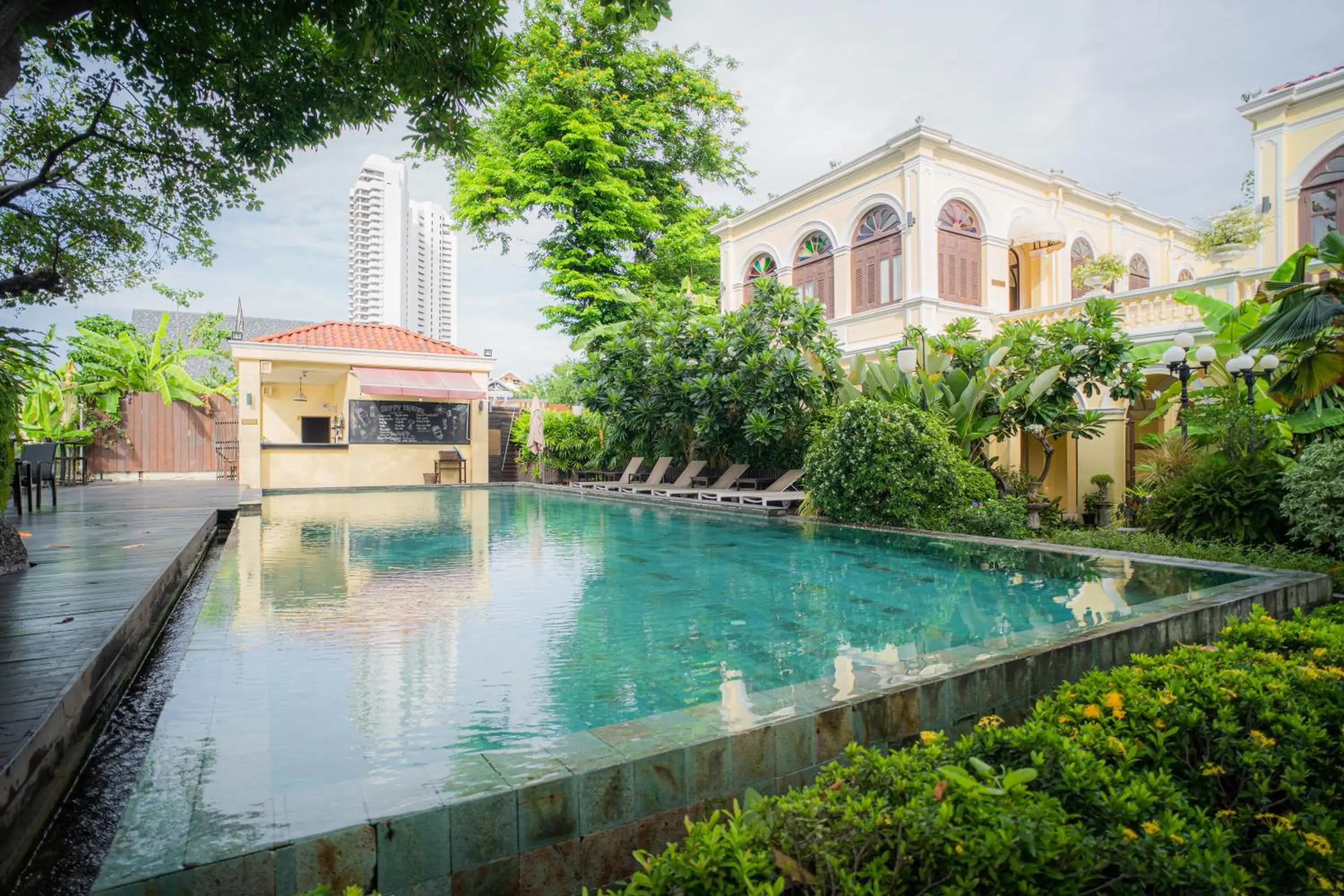 Swimming pool in Praya Palazzo Swimming pool in Praya Palazzo