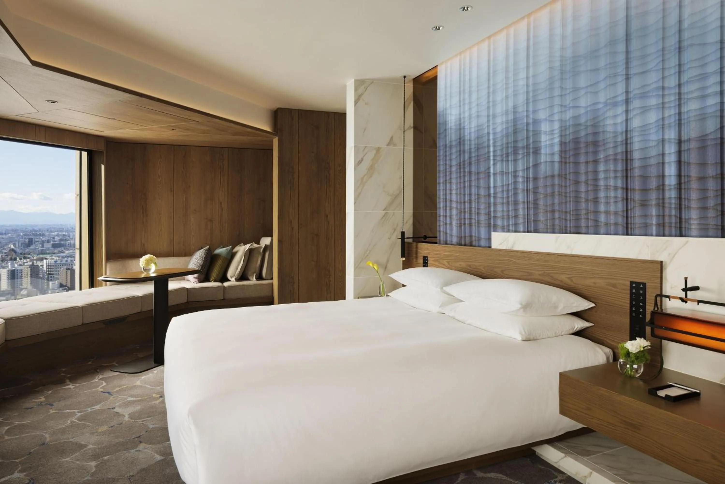 Bedroom, Bed in Hyatt Regency Tokyo