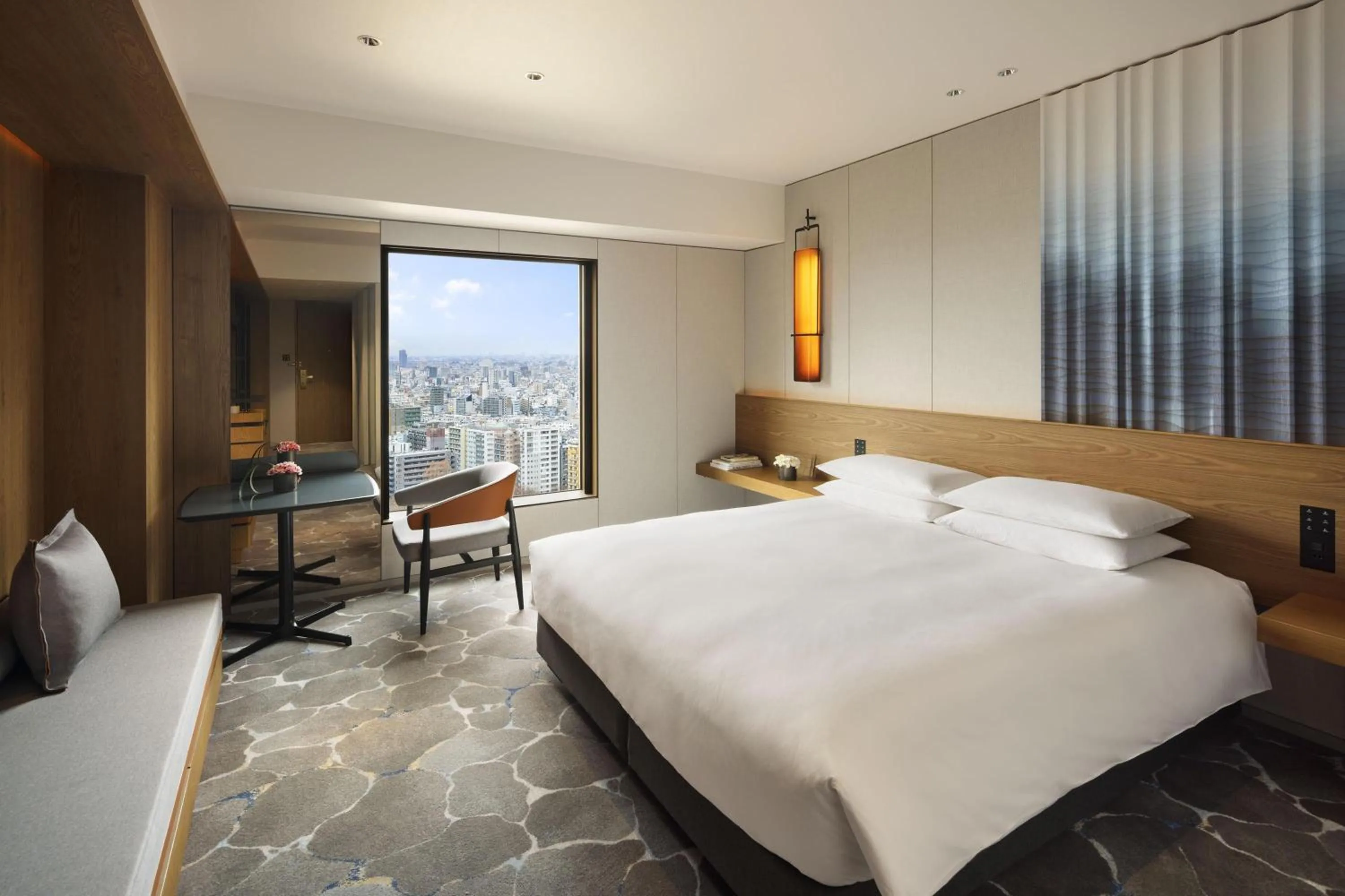 Bedroom, Bed in Hyatt Regency Tokyo