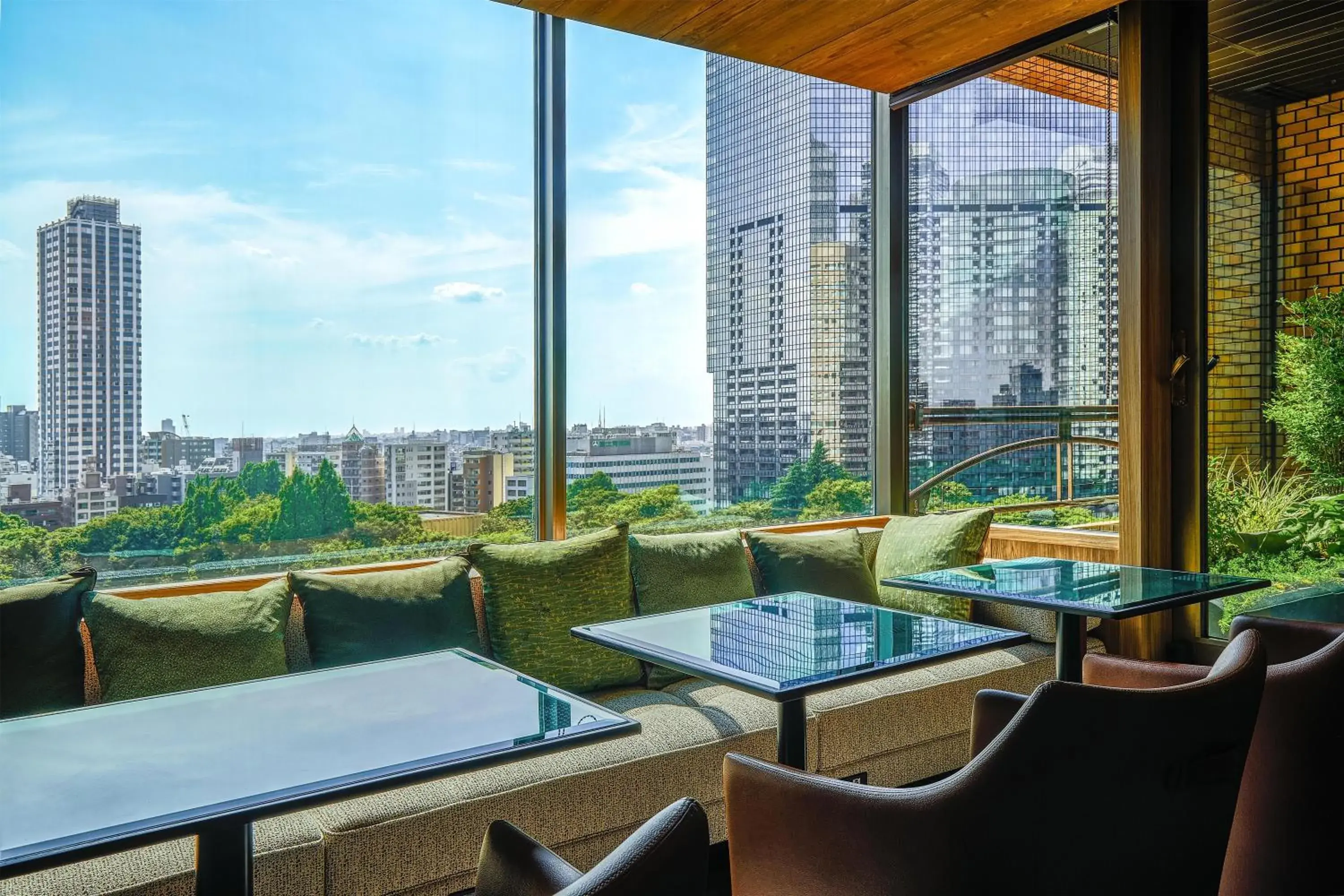 Lounge or bar in Hyatt Regency Tokyo Lounge or bar in Hyatt Regency Tokyo