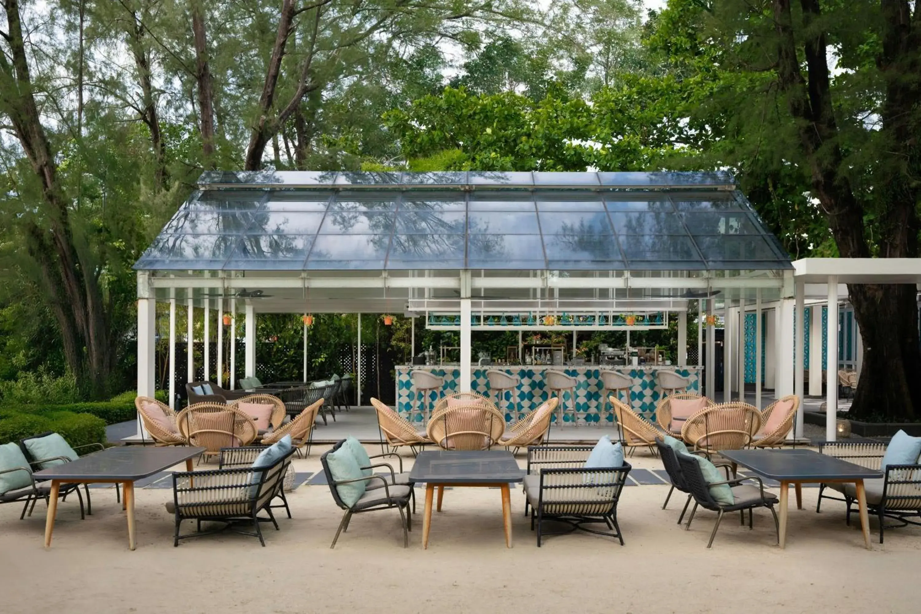 Lounge or bar in Lone Pine, Penang, a Tribute Portfolio Resort Lounge or bar in Lone Pine, Penang, a Tribute Portfolio Resort