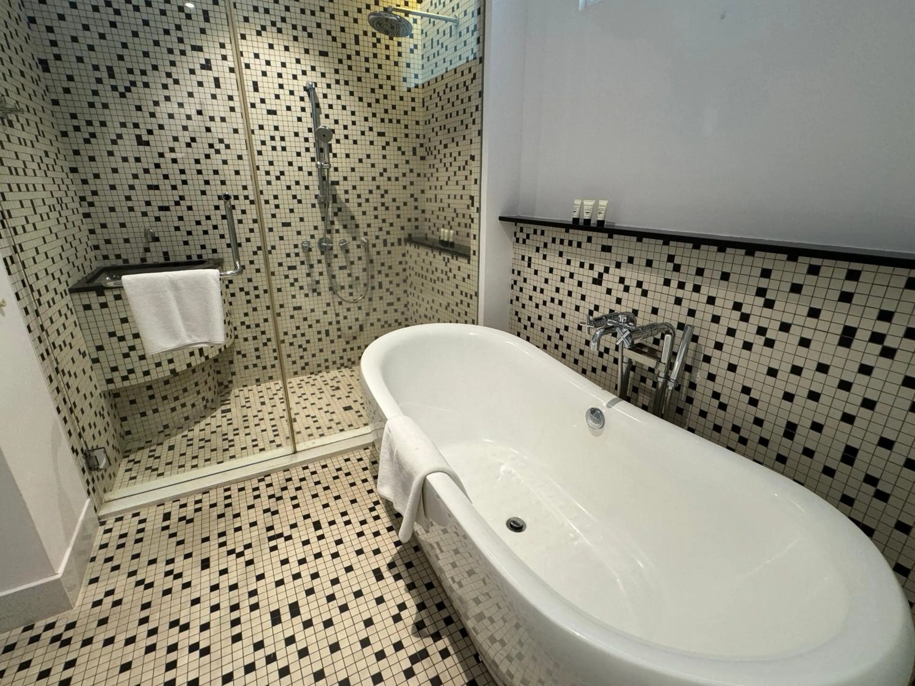 Shower in Lone Pine, Penang, a Tribute Portfolio Resort