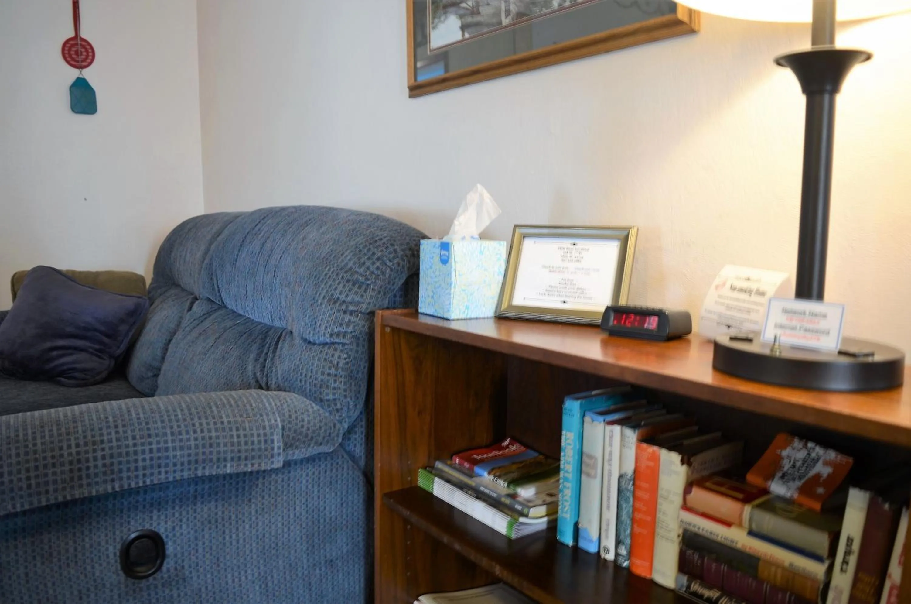 Living room in Little River Inn Motel