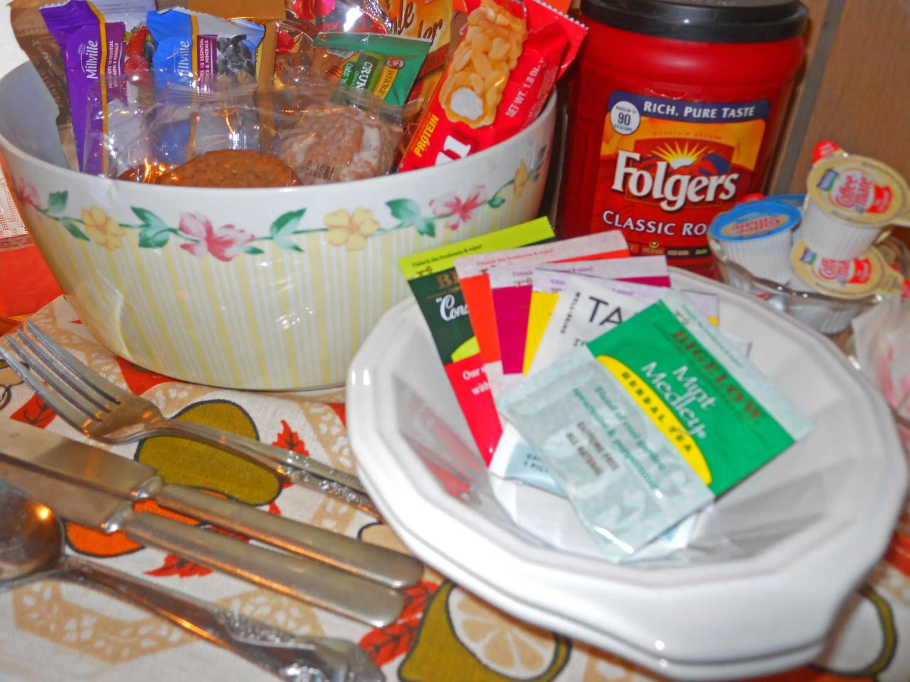 Food and drinks in Little River Inn Motel