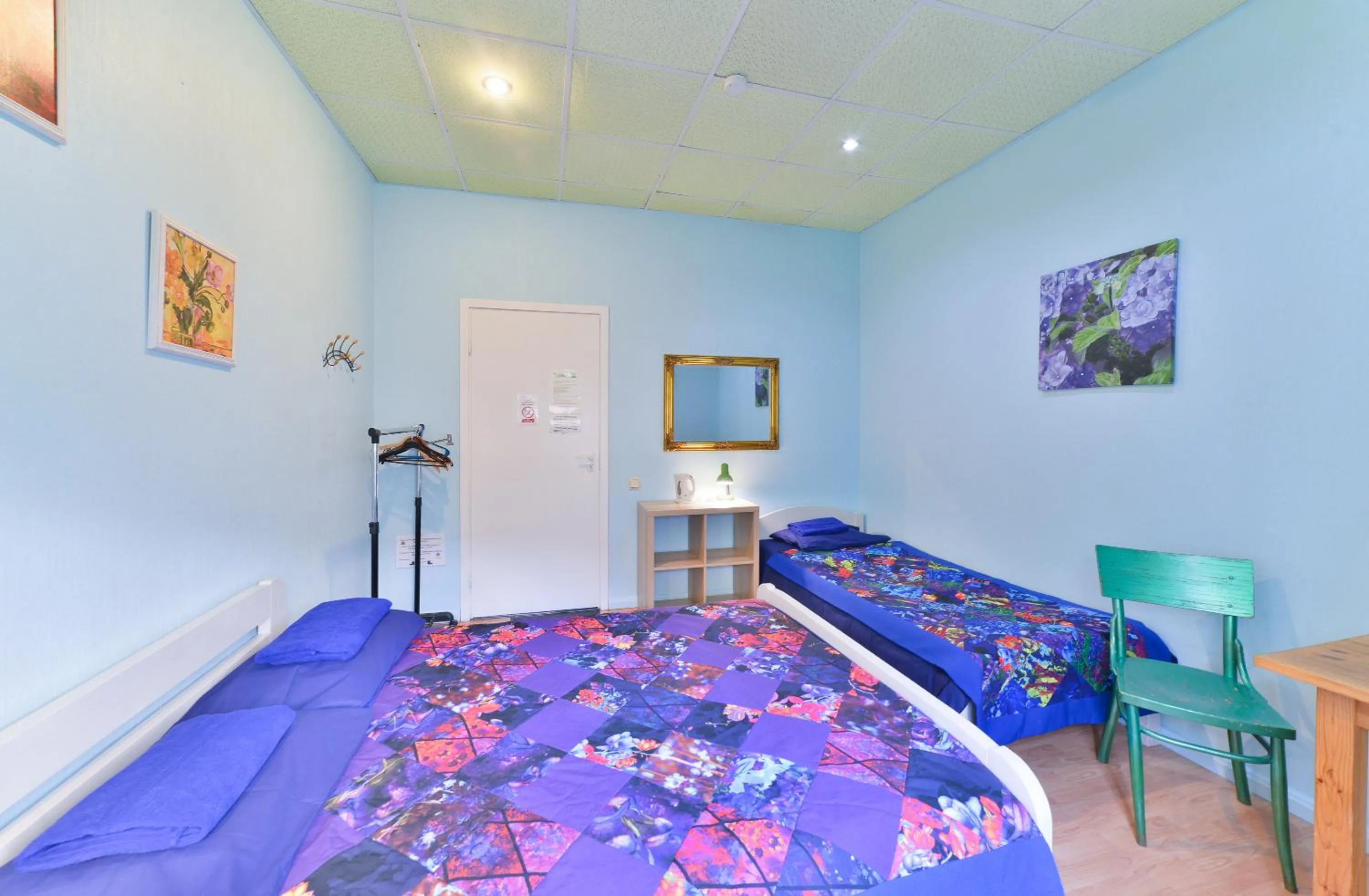 Photo of the whole room, Bed in Central Hostel