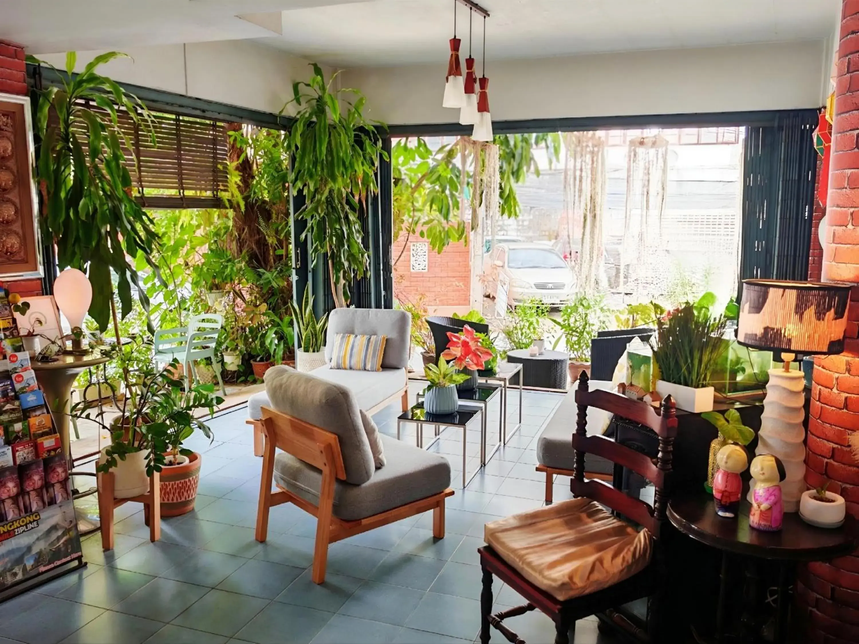 Communal lounge/ TV room in Bed and Terrace Guesthouse Chiang Mai Communal lounge/ TV room in Bed and Terrace Guesthouse Chiang Mai