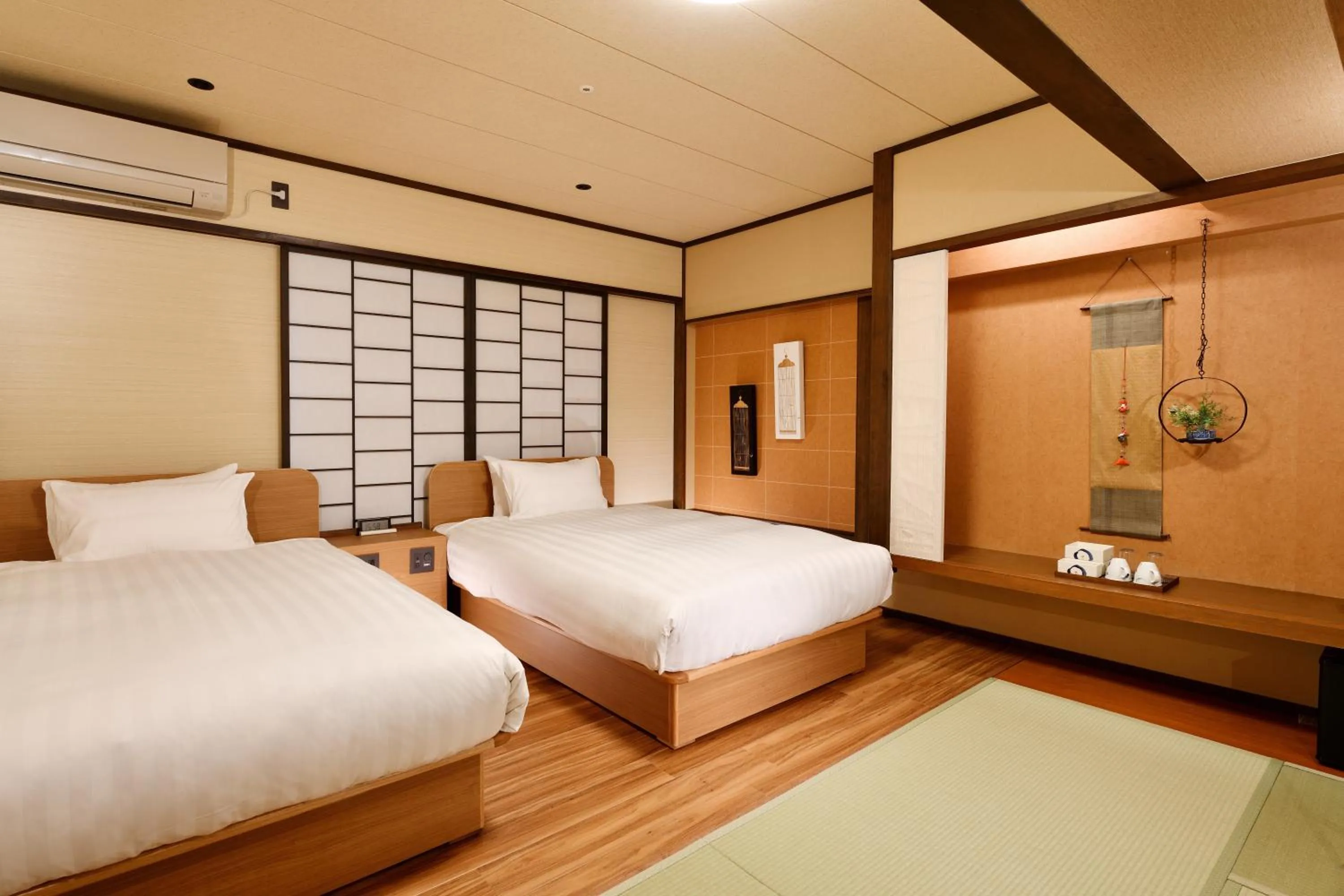 Photo of the whole room, Bed in Yumotokan