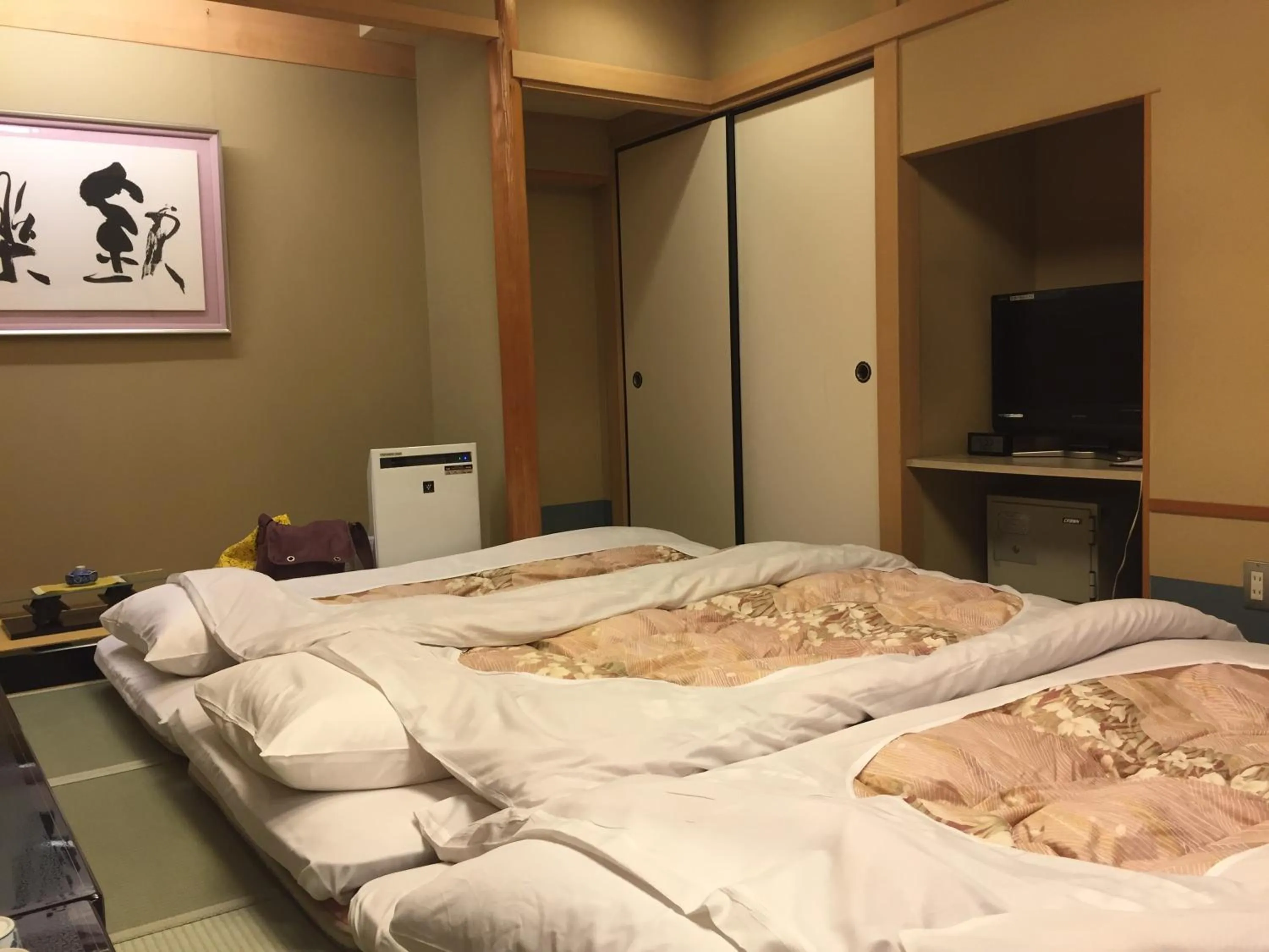 Photo of the whole room, Bed in Yumotokan