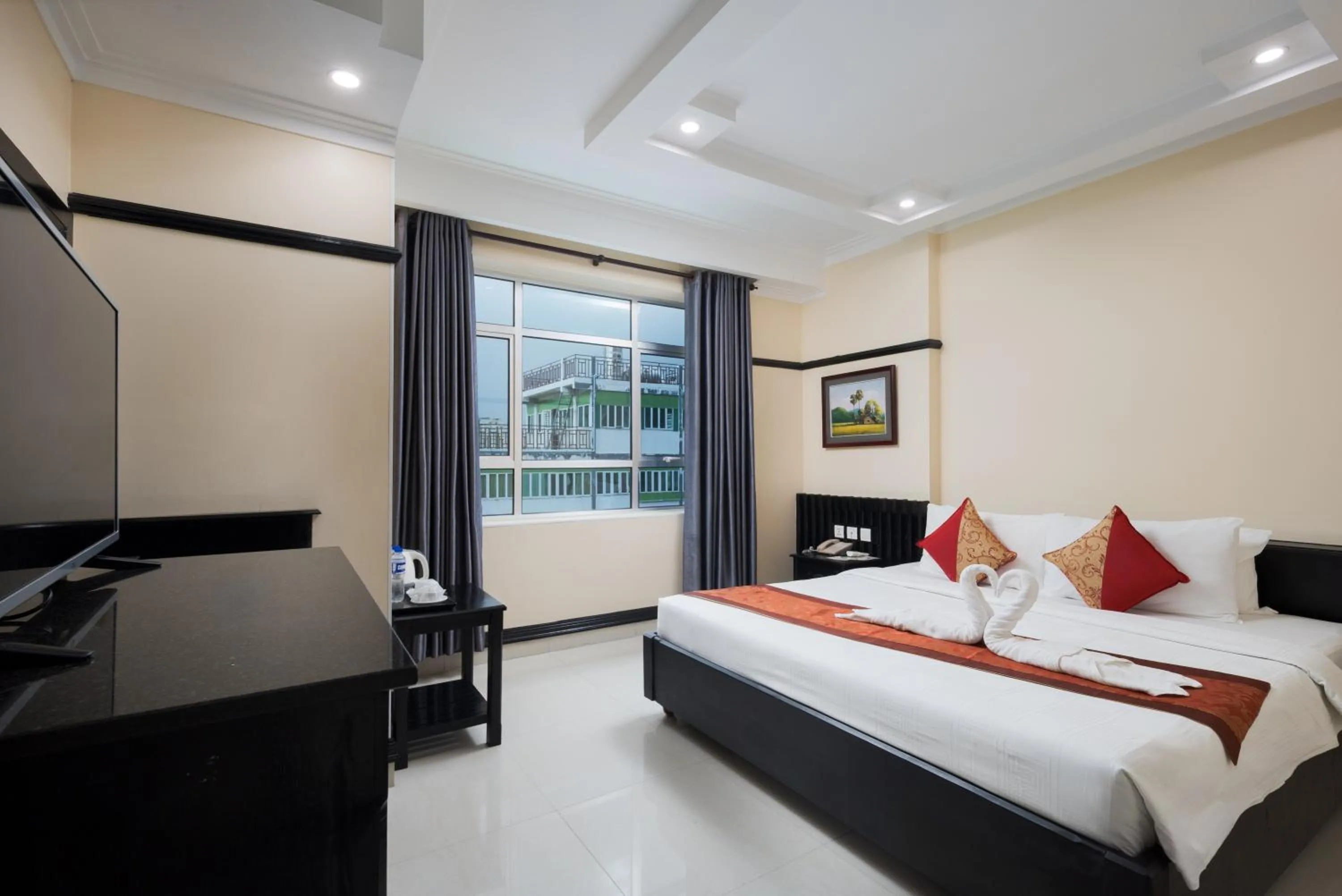 View (from property/room), Bed in Salita Hotel Phnom Penh