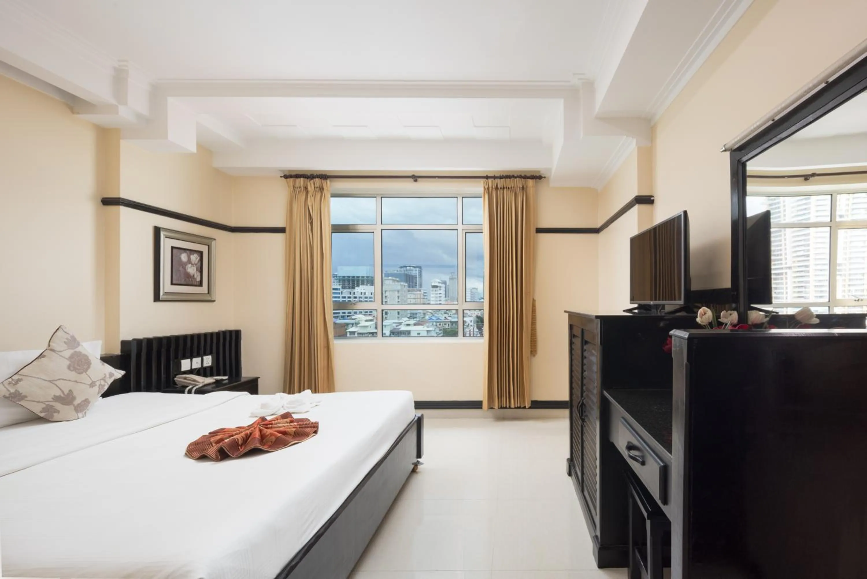 View (from property/room), Bed in Salita Hotel Phnom Penh