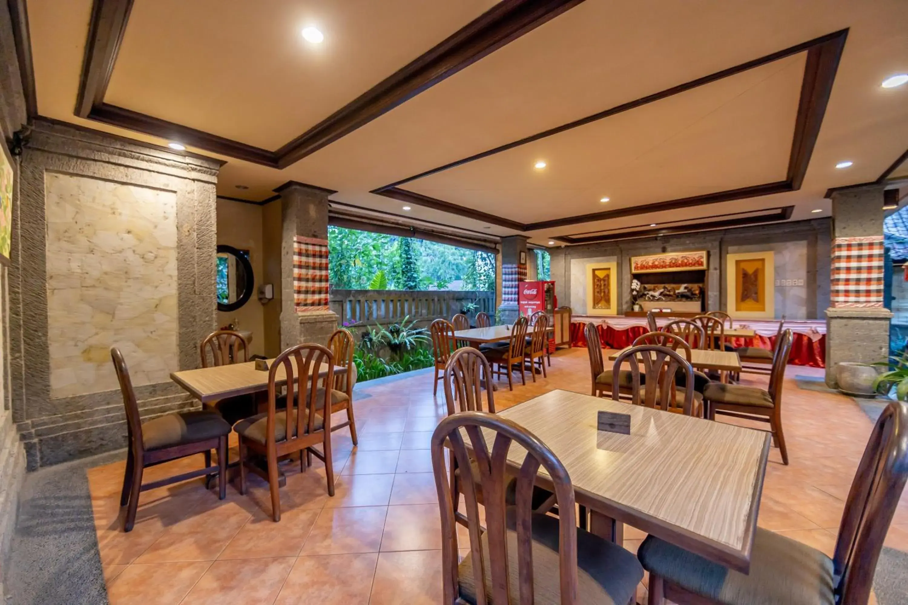 Restaurant/places to eat in De Munut Balinese Resort Restaurant/places to eat in De Munut Balinese Resort