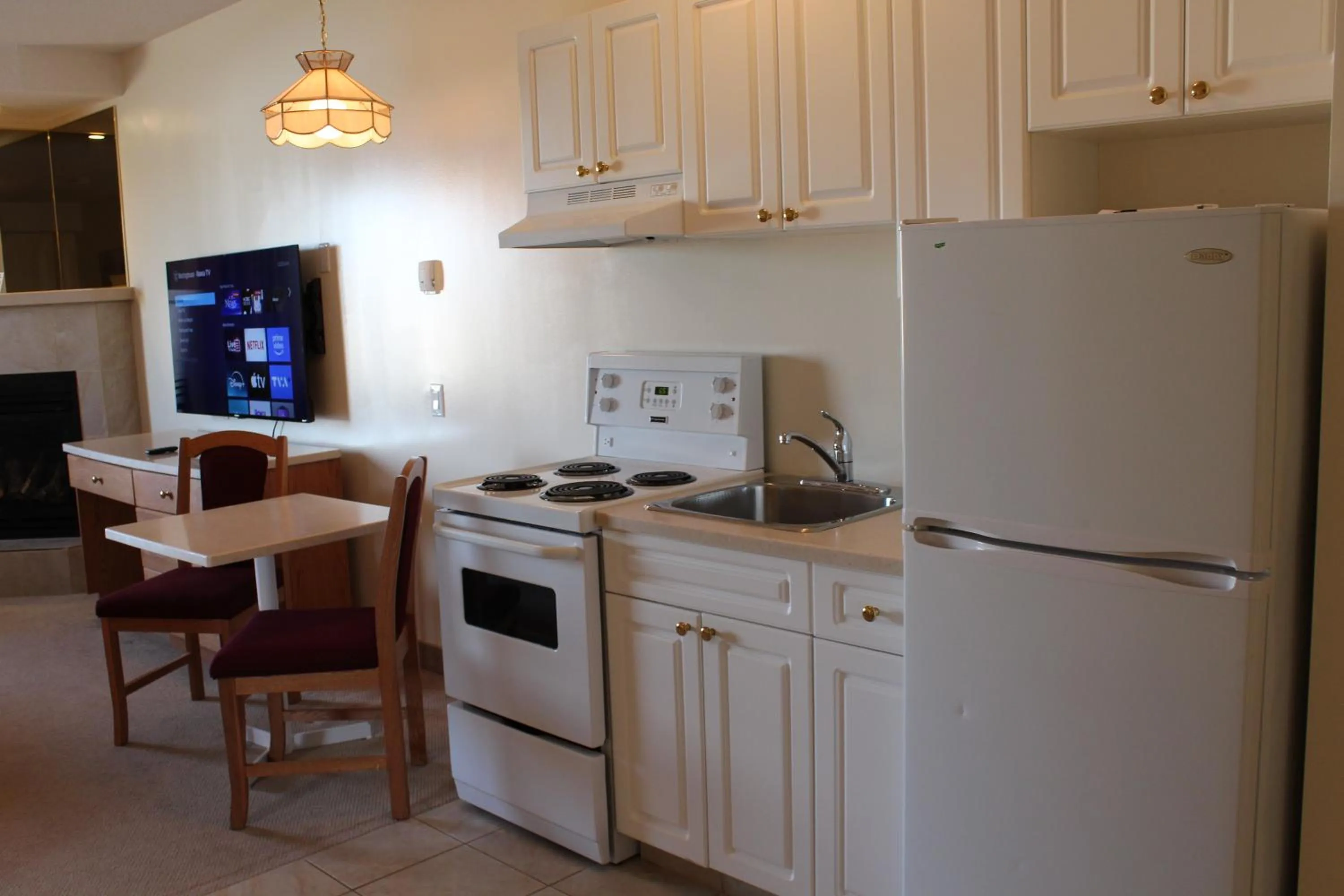 kitchen in Western Budget Motel Ponoka