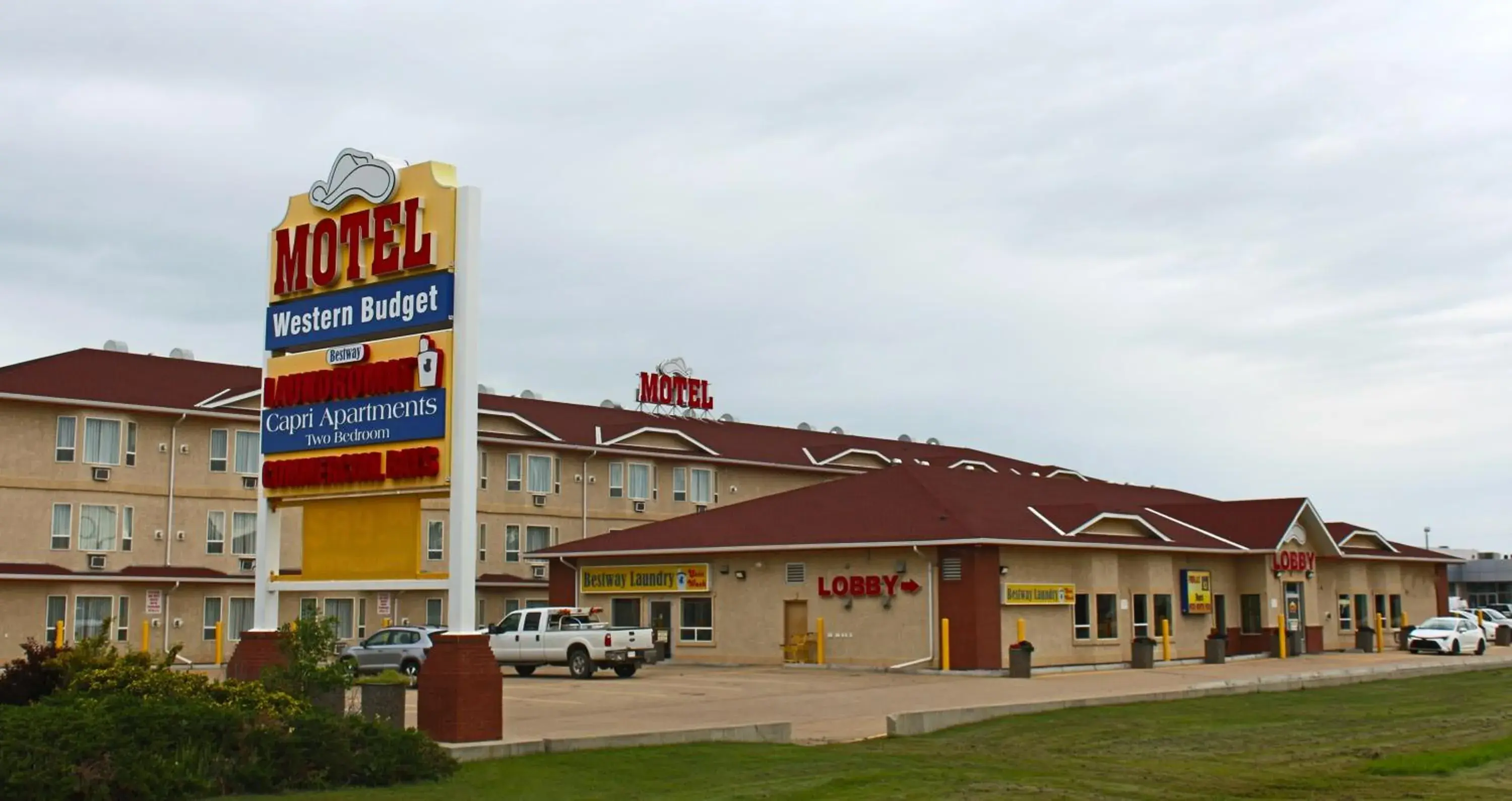 Property building in Western Budget Motel Ponoka Property building in Western Budget Motel Ponoka