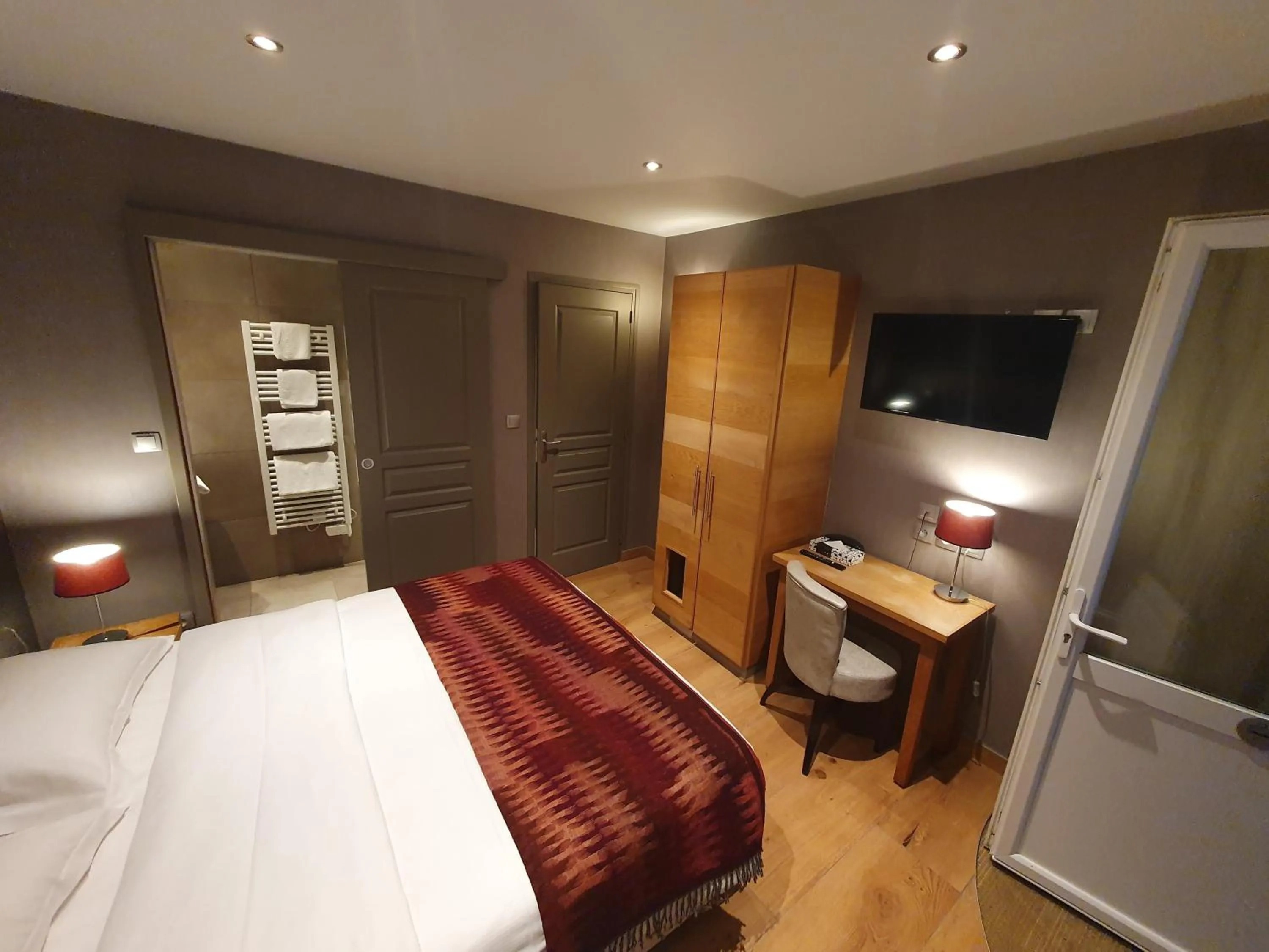 Bed in Villa Les Bains